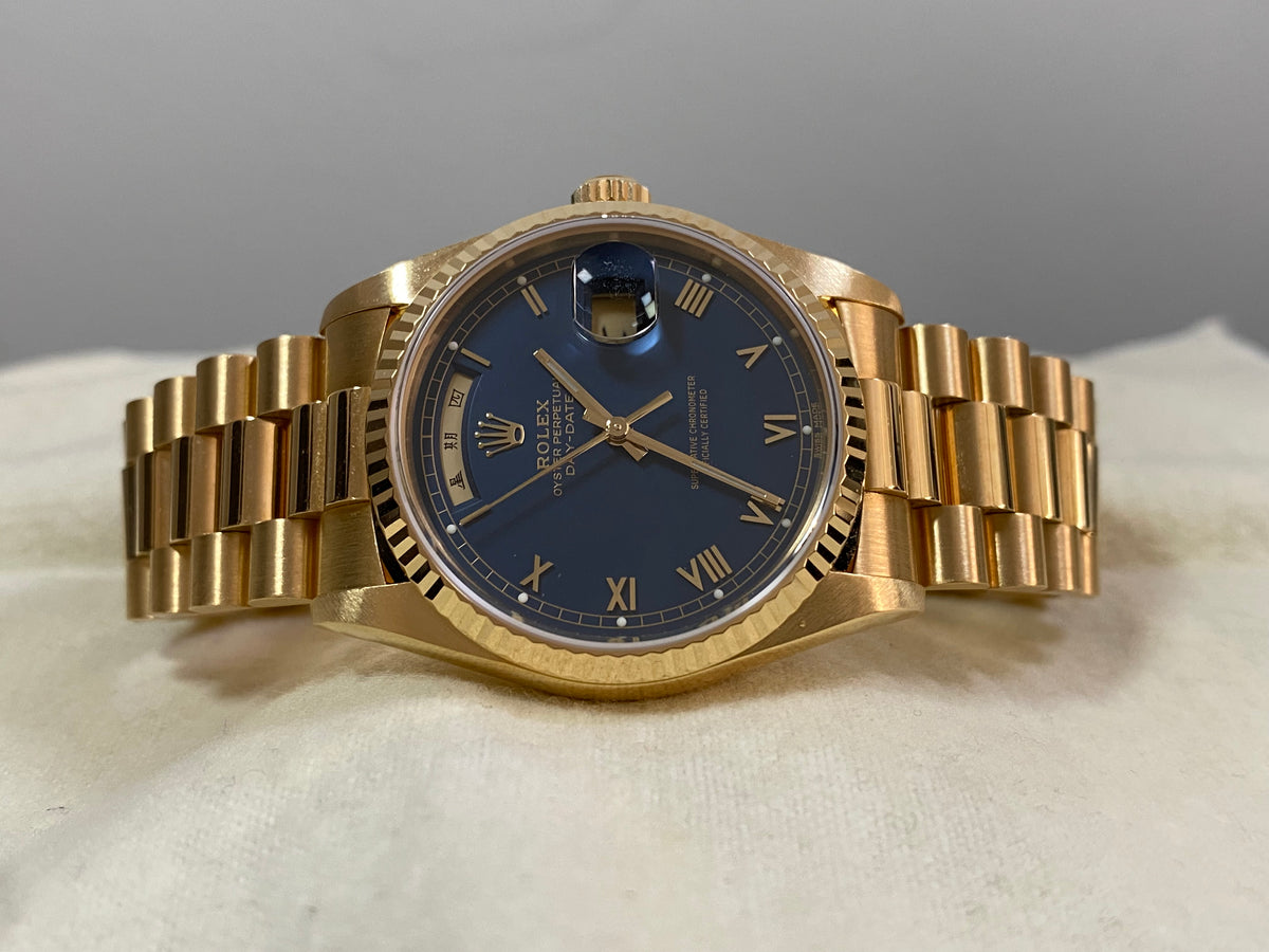 Rolex Yellow Gold Day-Date 36 - 1994 - Fluted Bezel - Blue Roman Dial - Mandarin Day&Date - President Bracelet - 18238