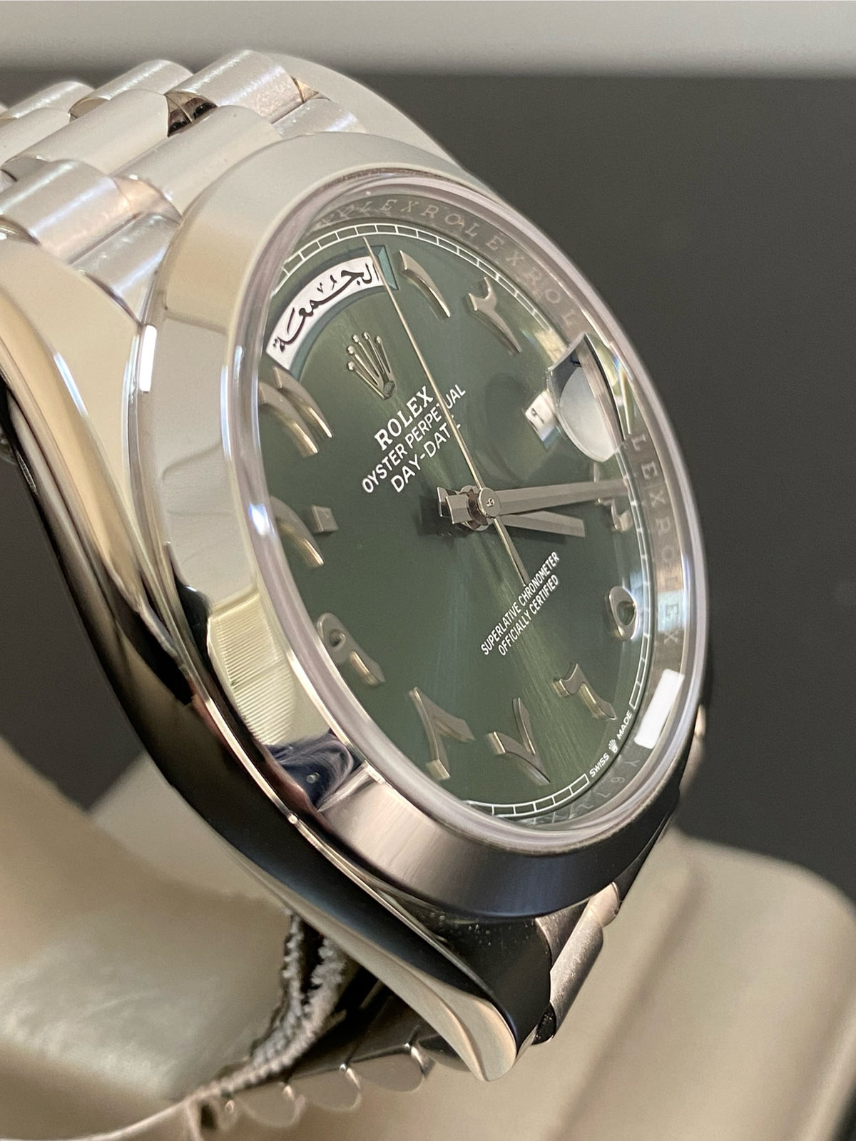 Rolex Platinum Day-Date 40 - Smooth Bezel - Olive Green Arabic Language Dial - President Bracelet - 228206