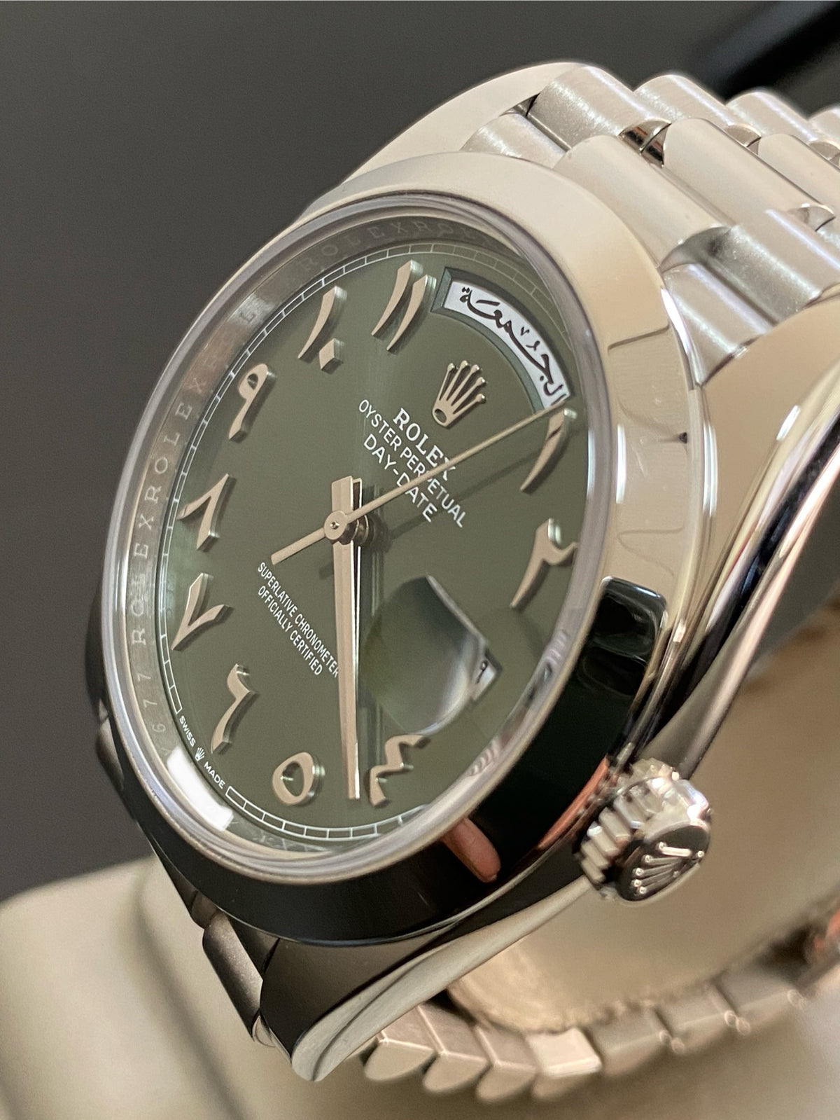 Rolex Platinum Day-Date 40 - Smooth Bezel - Olive Green Arabic Language Dial - President Bracelet - 228206