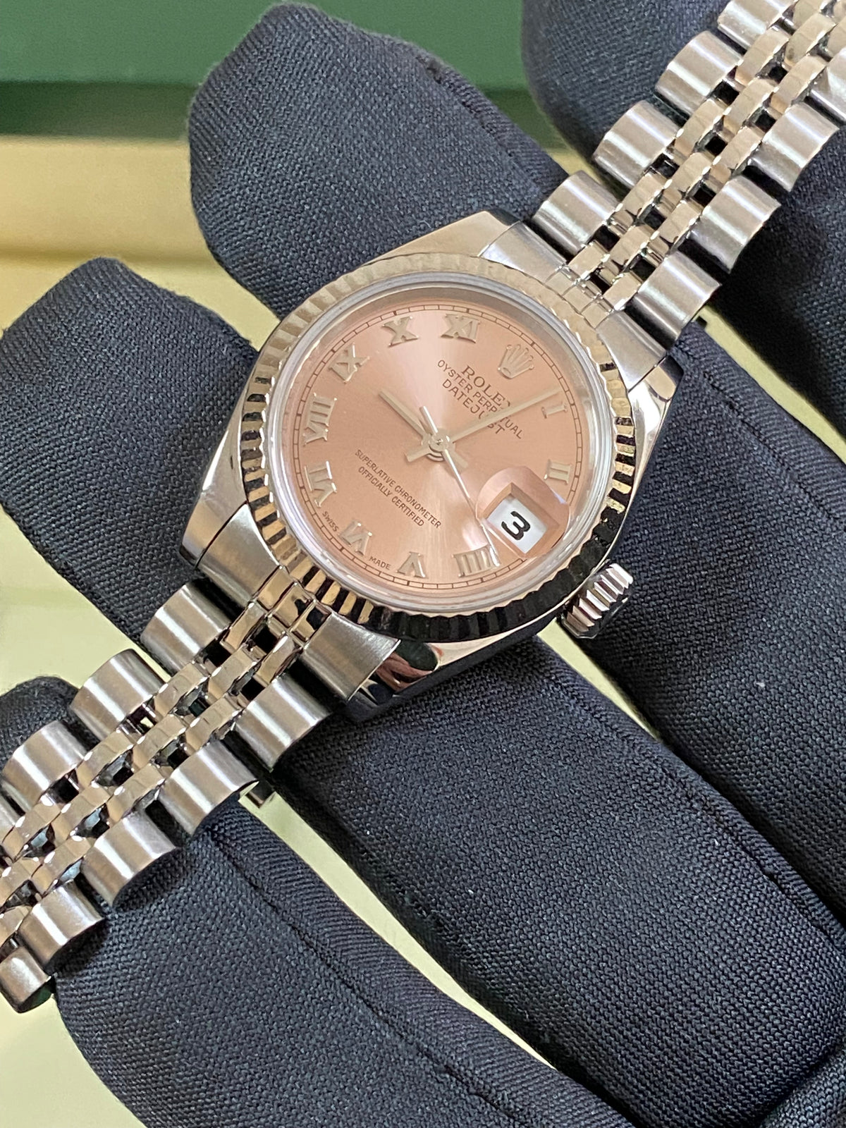 Rolex Steel Lady-Datejust 26 - F serial - Fluted Bezel - Pink Roman Dial - Jubilee Bracelet - 79174