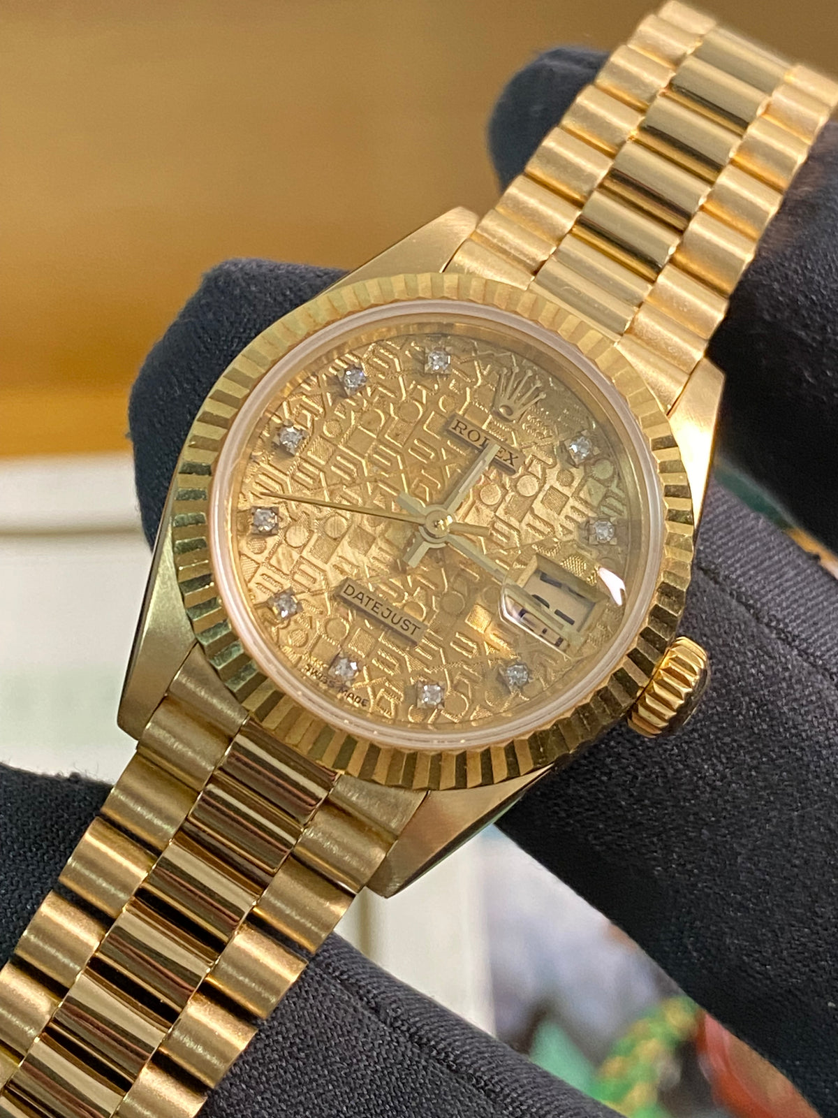 Rolex Yellow Gold Lady-Datejust - W serial - Fluted Bezel - Anniversary Diamond Dial - President Bracelet - 69178 *FULL SET*