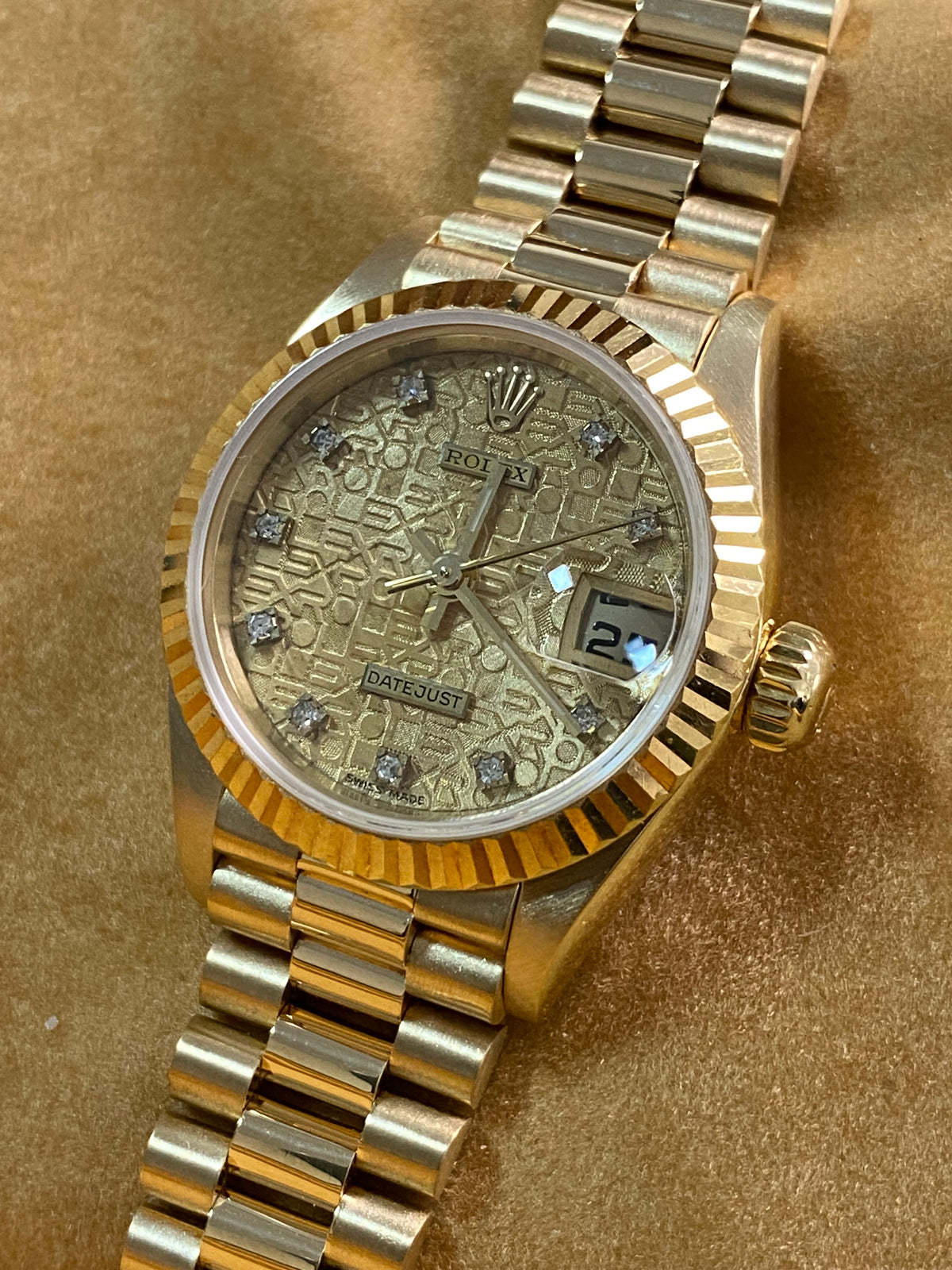 Rolex Yellow Gold Lady-Datejust - W serial - Fluted Bezel - Anniversary Diamond Dial - President Bracelet - 69178 *FULL SET*