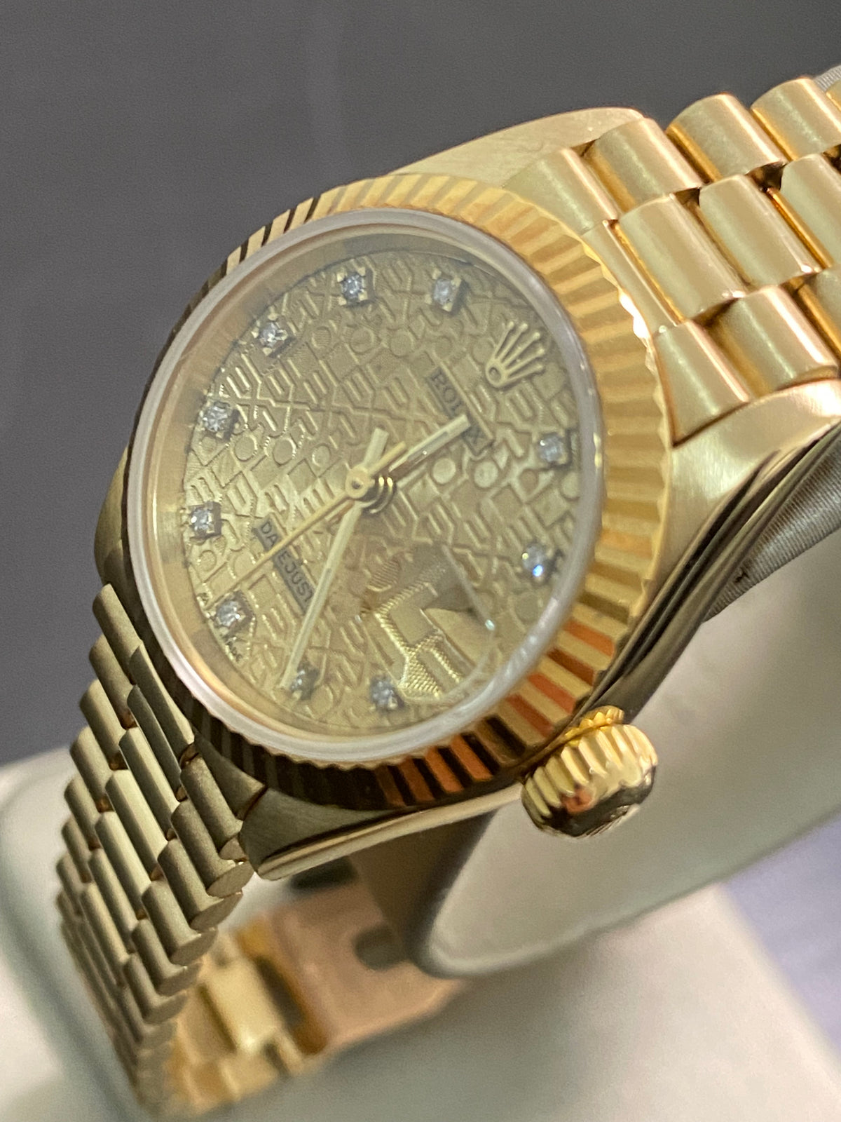 Rolex Yellow Gold Lady-Datejust - W serial - Fluted Bezel - Anniversary Diamond Dial - President Bracelet - 69178 *FULL SET*