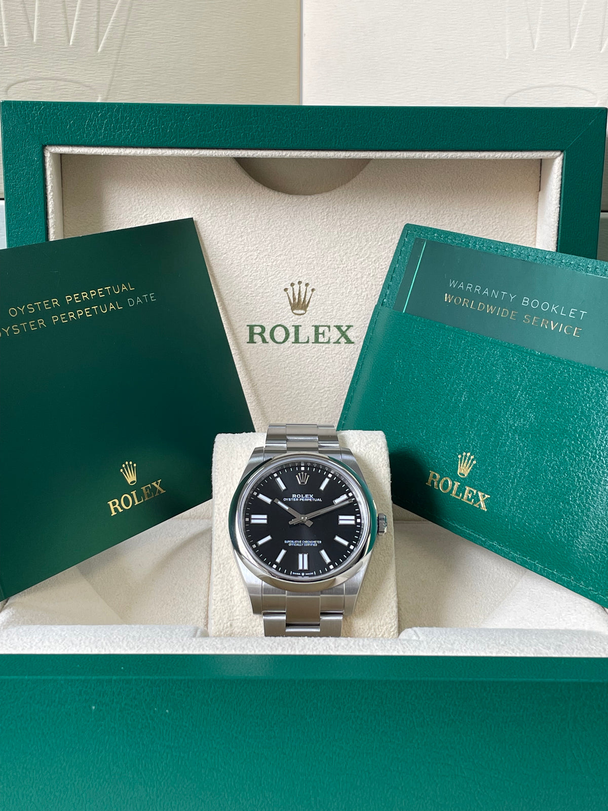 Rolex Oyster Perpetual 41 - 2023 - Domed Bezel - Black Index Dial - Oyster Bracelet - 124300