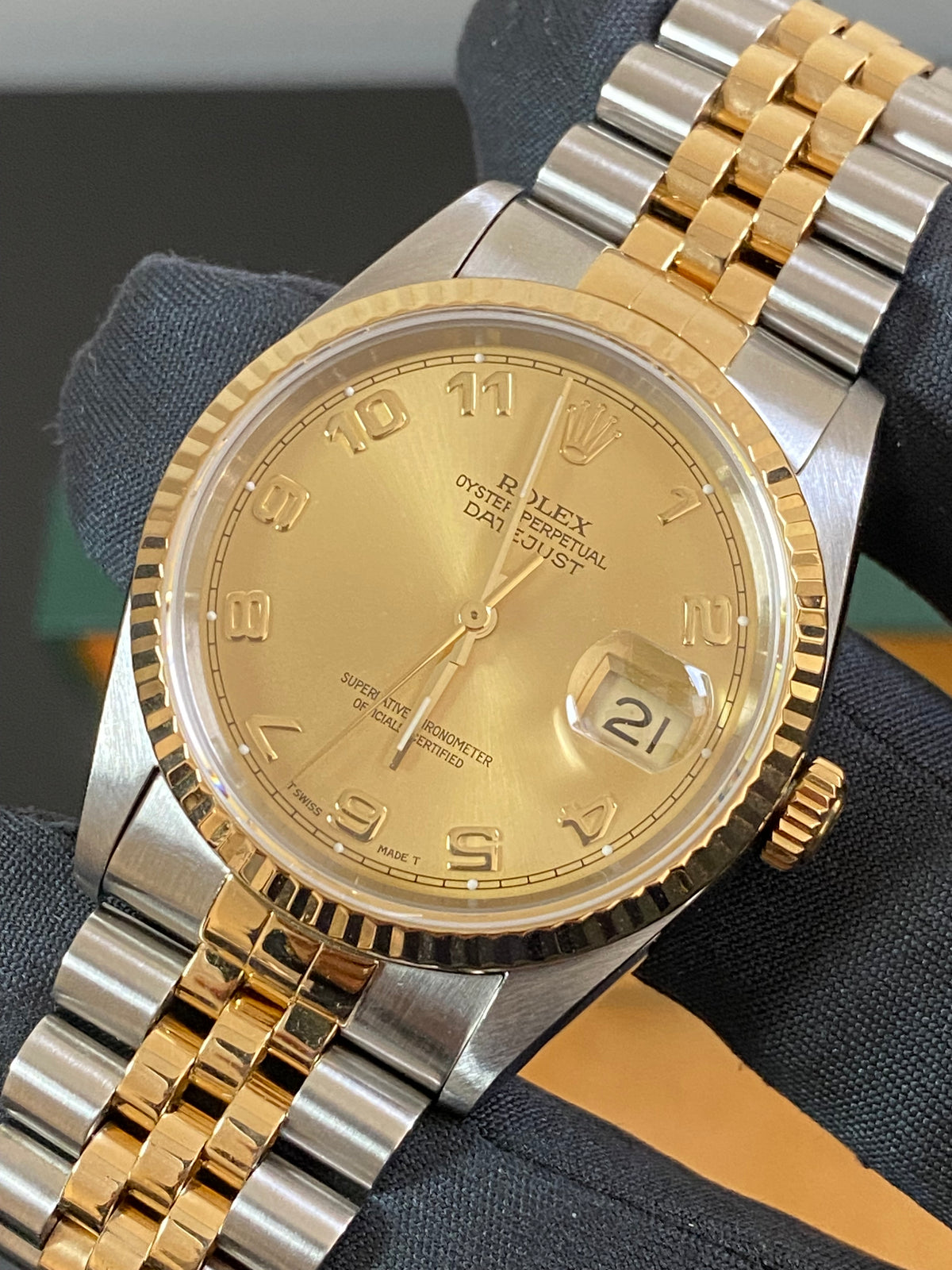 Rolex Steel and Yellow Gold Datejust 36 - S serial - Fluted Bezel - Champagne Arabic Dial - Jubilee Bracelet - 16233