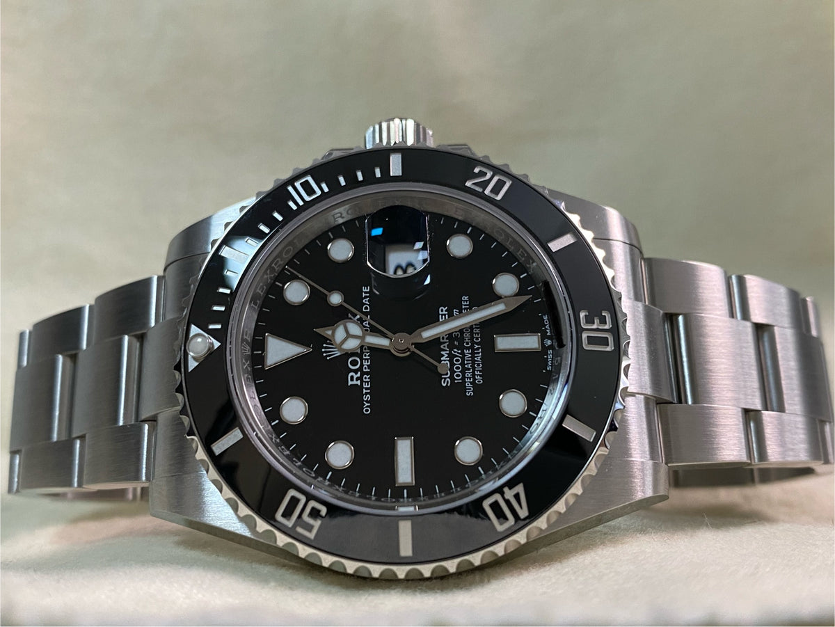 Rolex Steel Submariner Date - 2024 - Black Bezel - Black Dial - Oyster Bracelet - 126610LN *FULL SET* (Copy)