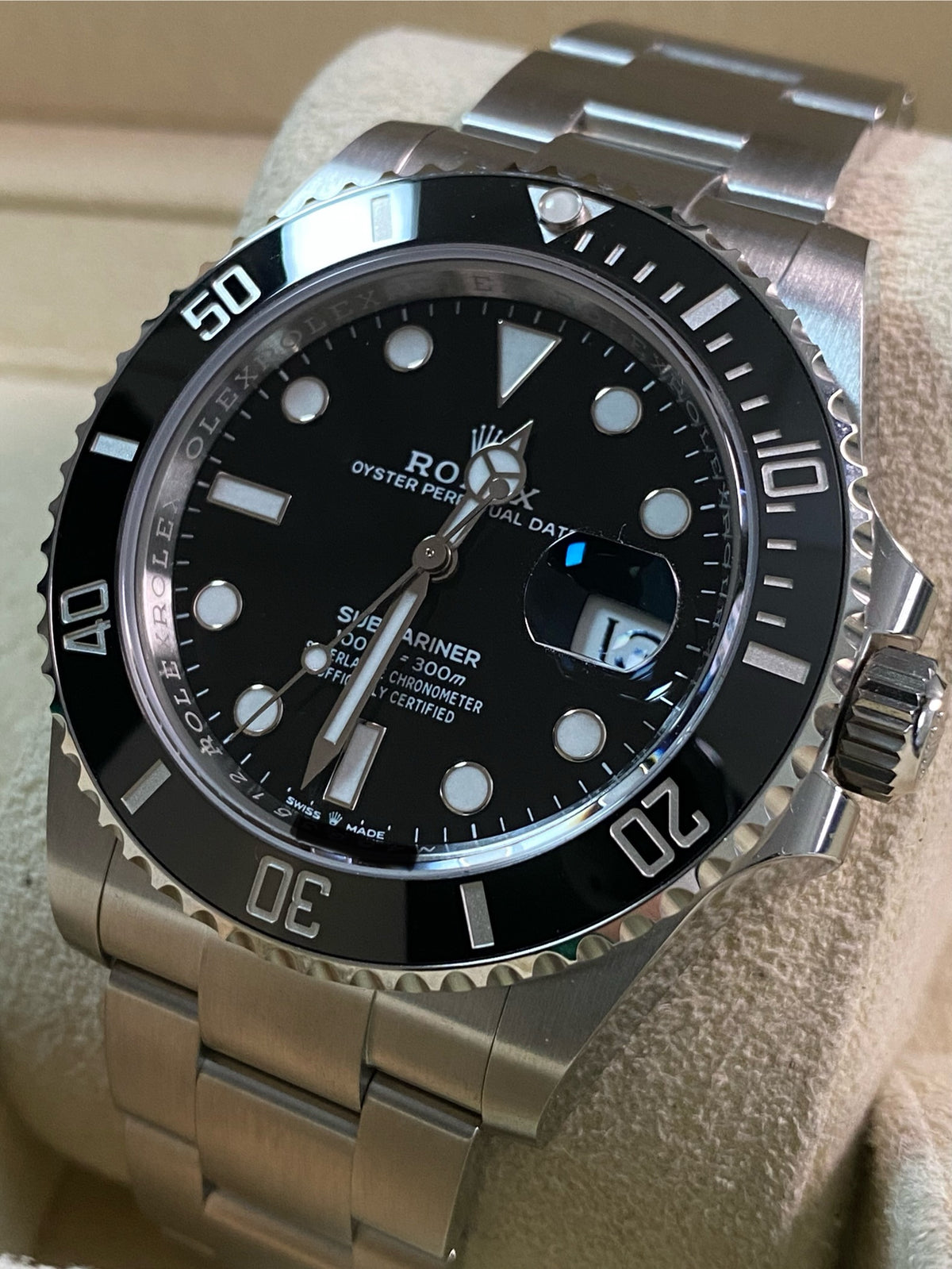 Rolex Steel Submariner Date - 2024 - Black Bezel - Black Dial - Oyster Bracelet - 126610LN *FULL SET* (Copy)