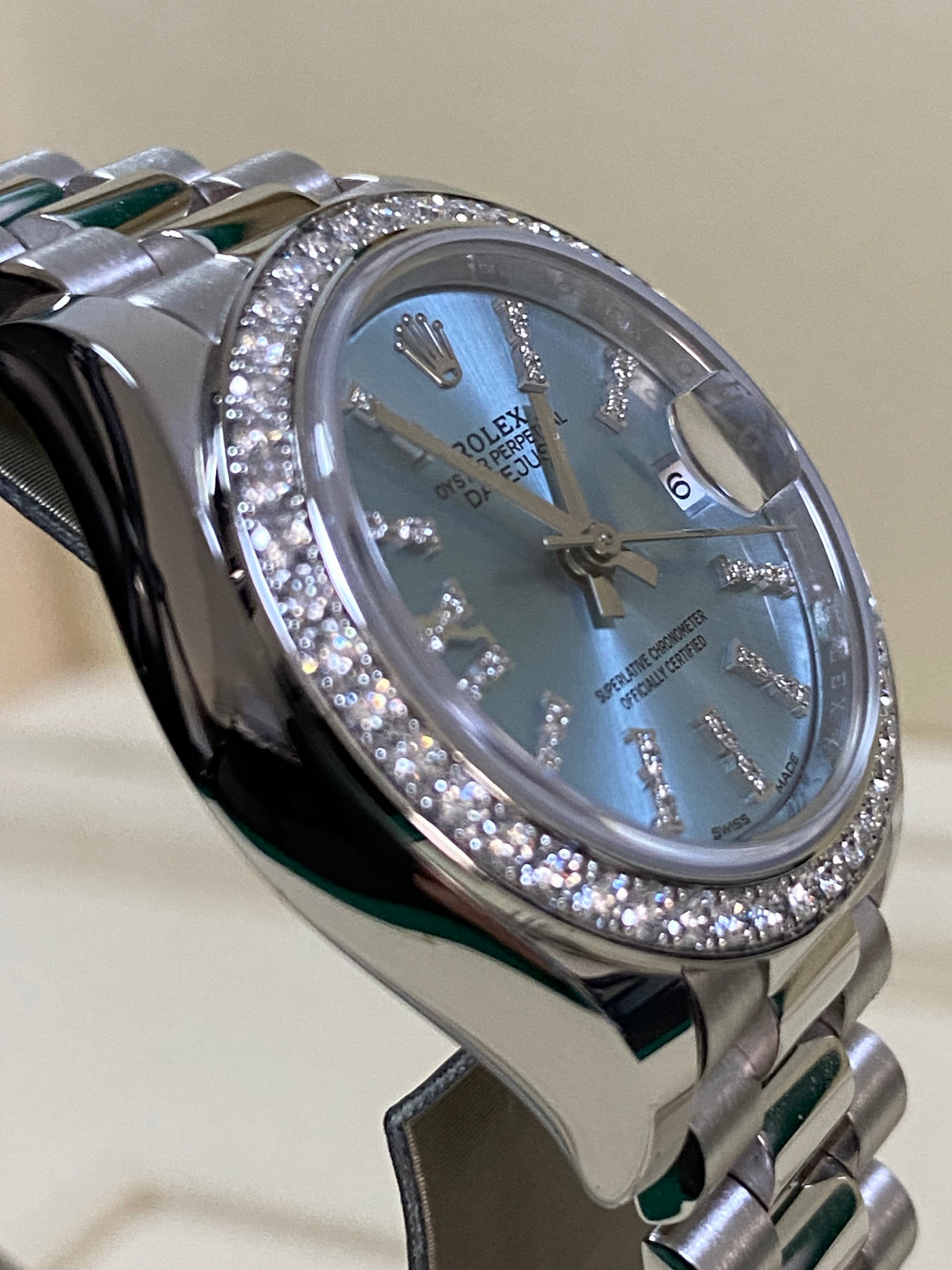 Rolex Platinum Lady-Datejust 28 - 2018 - 44 Diamond Bezel - Ice Blue Diamond Dial - President Bracelet - 279136RBR