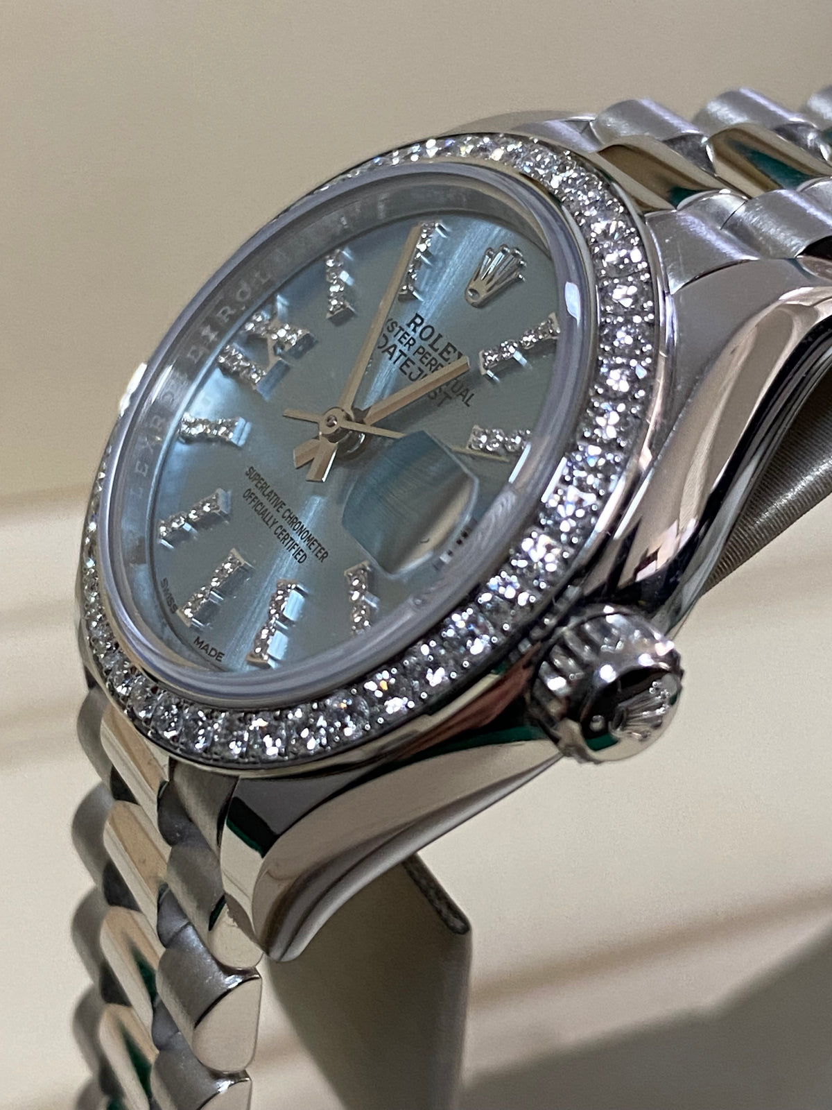 Rolex Platinum Lady-Datejust 28 - 2018 - 44 Diamond Bezel - Ice Blue Diamond Dial - President Bracelet - 279136RBR