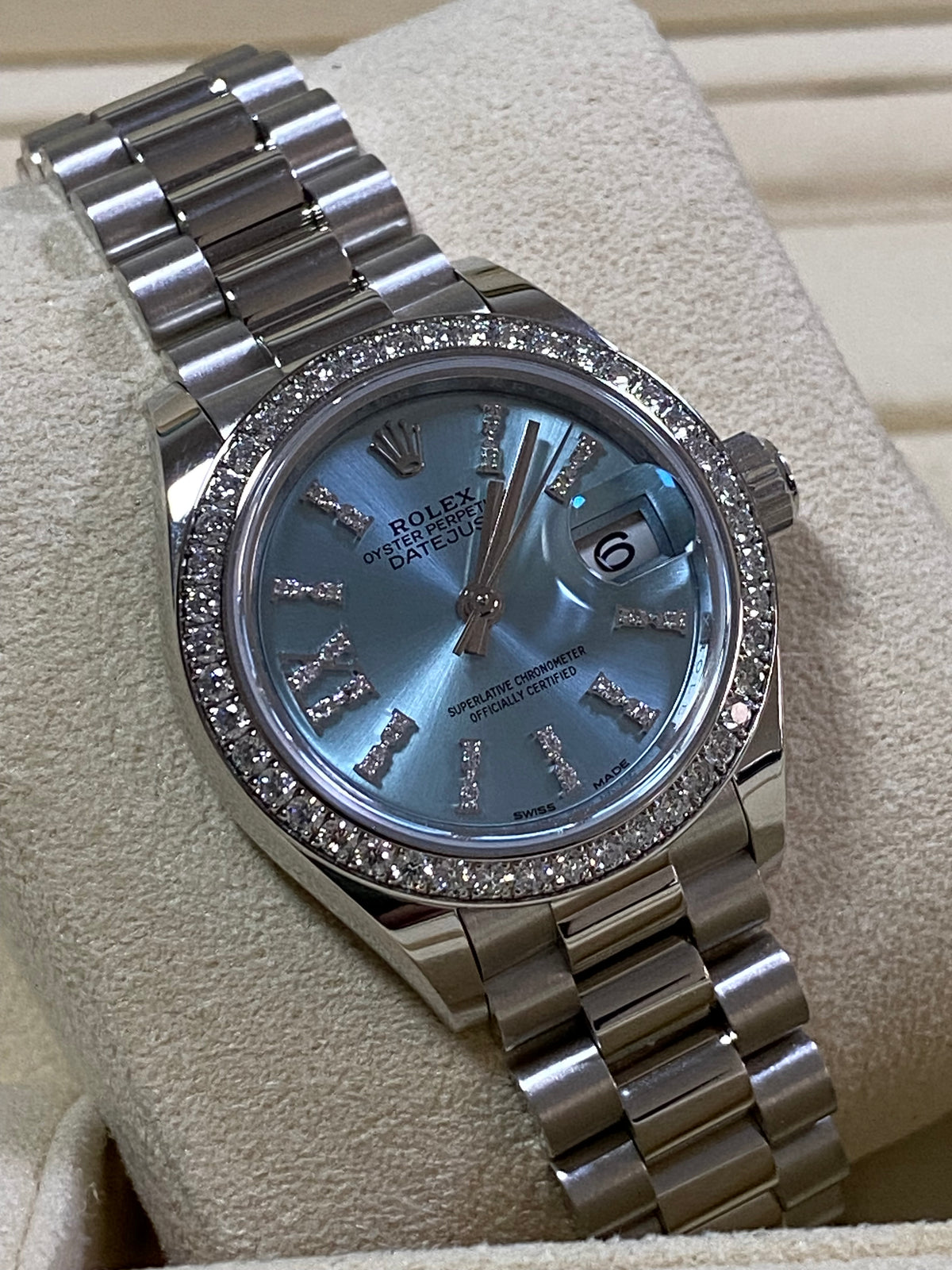 Rolex Platinum Lady-Datejust 28 - 2018 - 44 Diamond Bezel - Ice Blue Diamond Dial - President Bracelet - 279136RBR