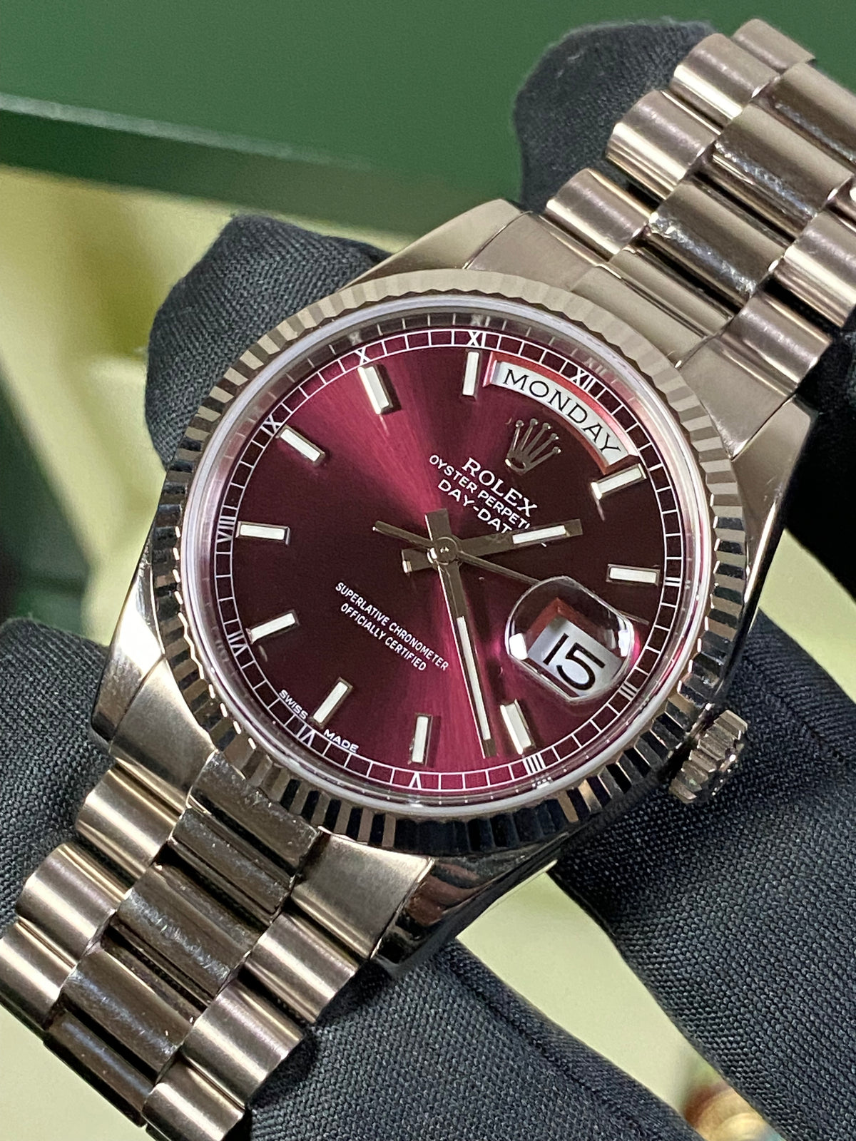 Rolex White Gold Day-Date 36 - D serial - Fluted Bezel - Cherry Dial - President Bracelet - 118239