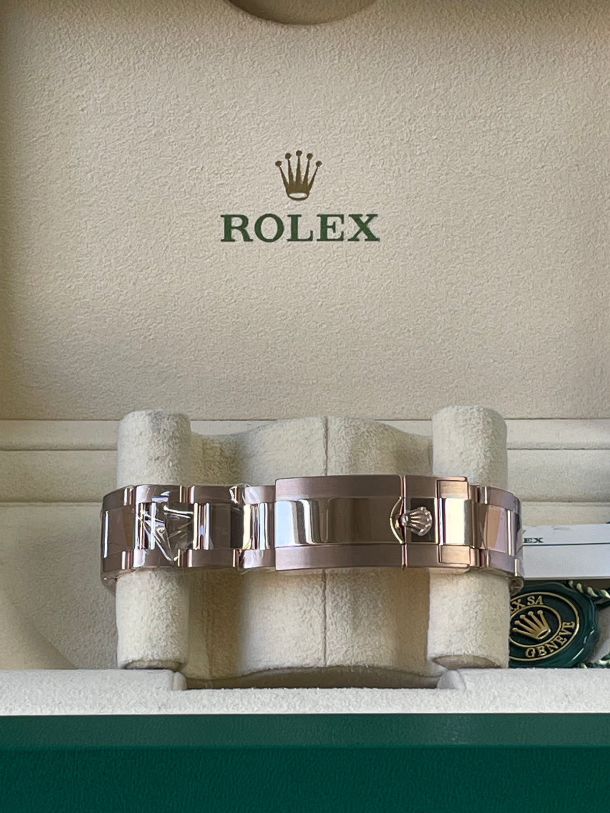 Rolex Everose Gold GMT-Master II - 2024 - "Root Beer" Bezel - Oyster Bracelet - 126715CHNR