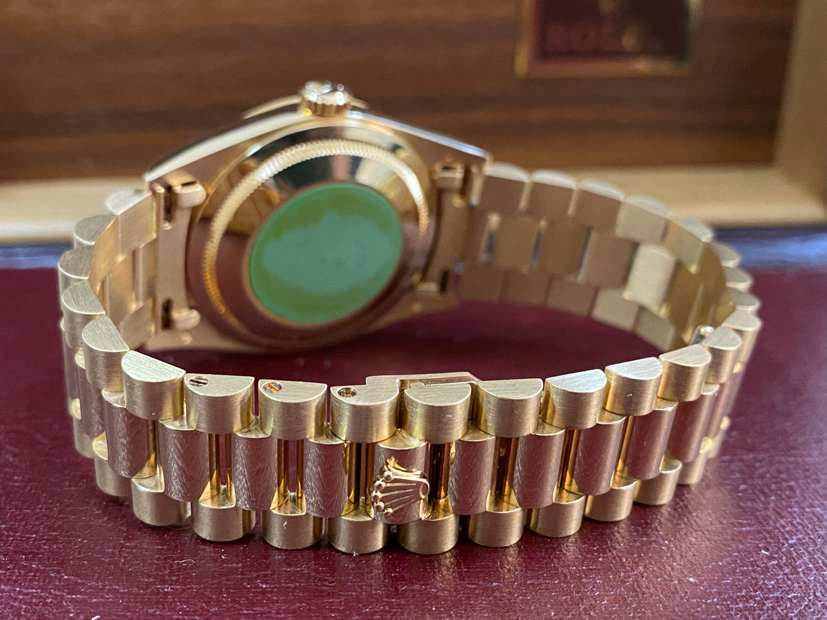 Rolex Yellow Gold Day-Date 36 - E serial - Fluted Bezel - Champagne Index Dial - President Bracelet - 18238 UNPOLISHED