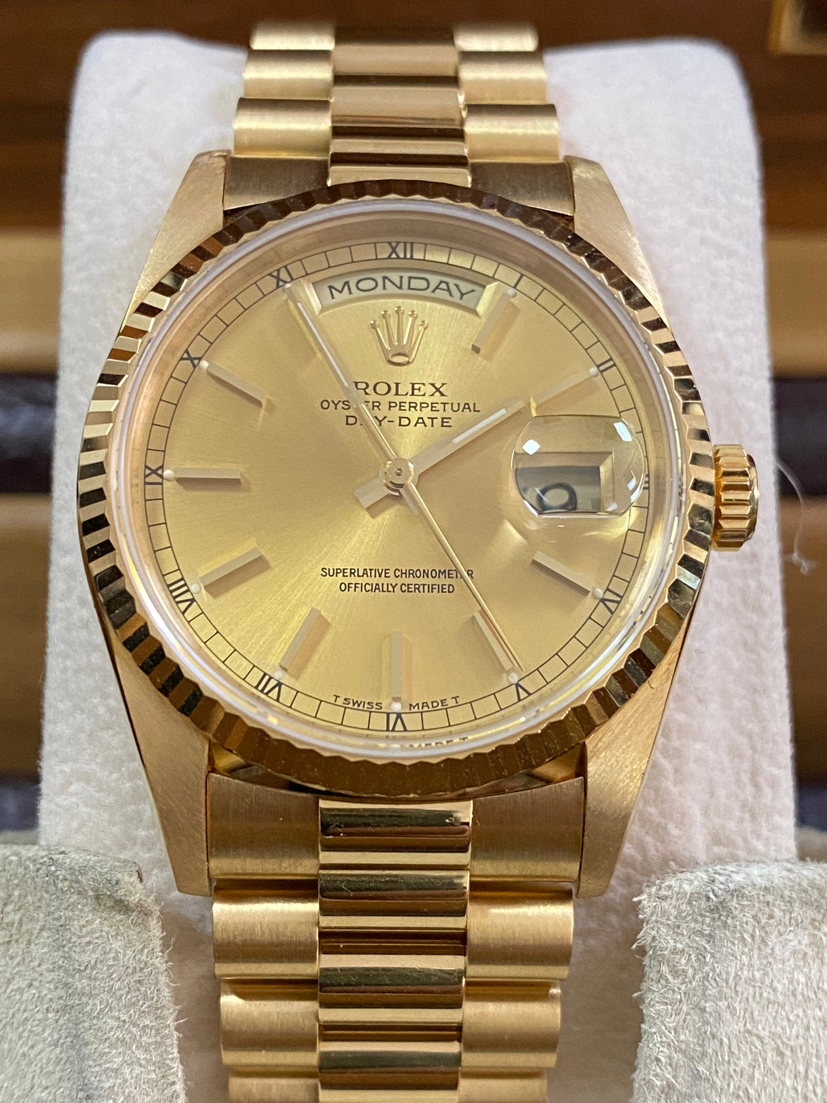 Rolex Yellow Gold Day-Date 36 - E serial - Fluted Bezel - Champagne Index Dial - President Bracelet - 18238 UNPOLISHED