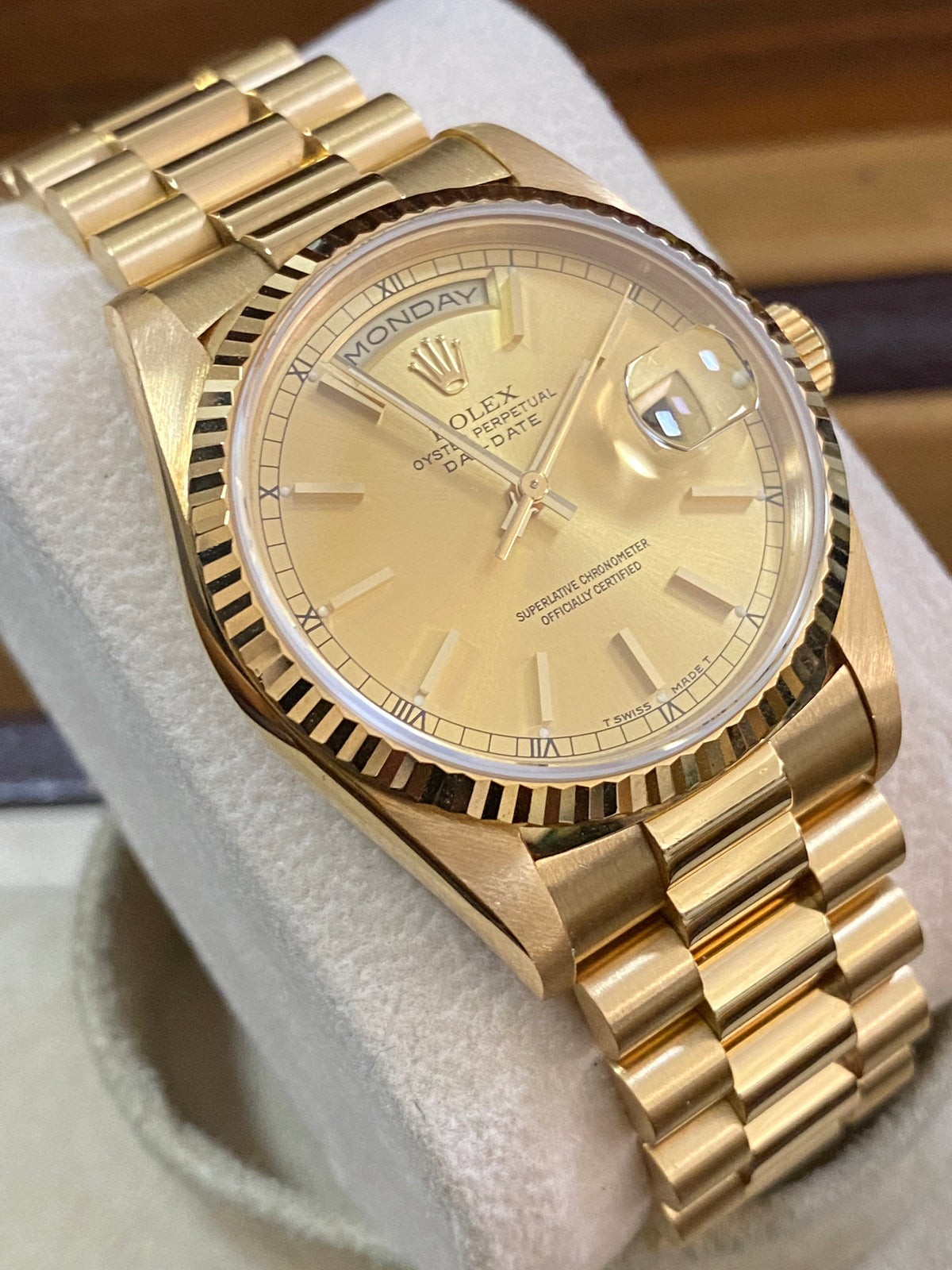 Rolex Yellow Gold Day-Date 36 - E serial - Fluted Bezel - Champagne Index Dial - President Bracelet - 18238 UNPOLISHED