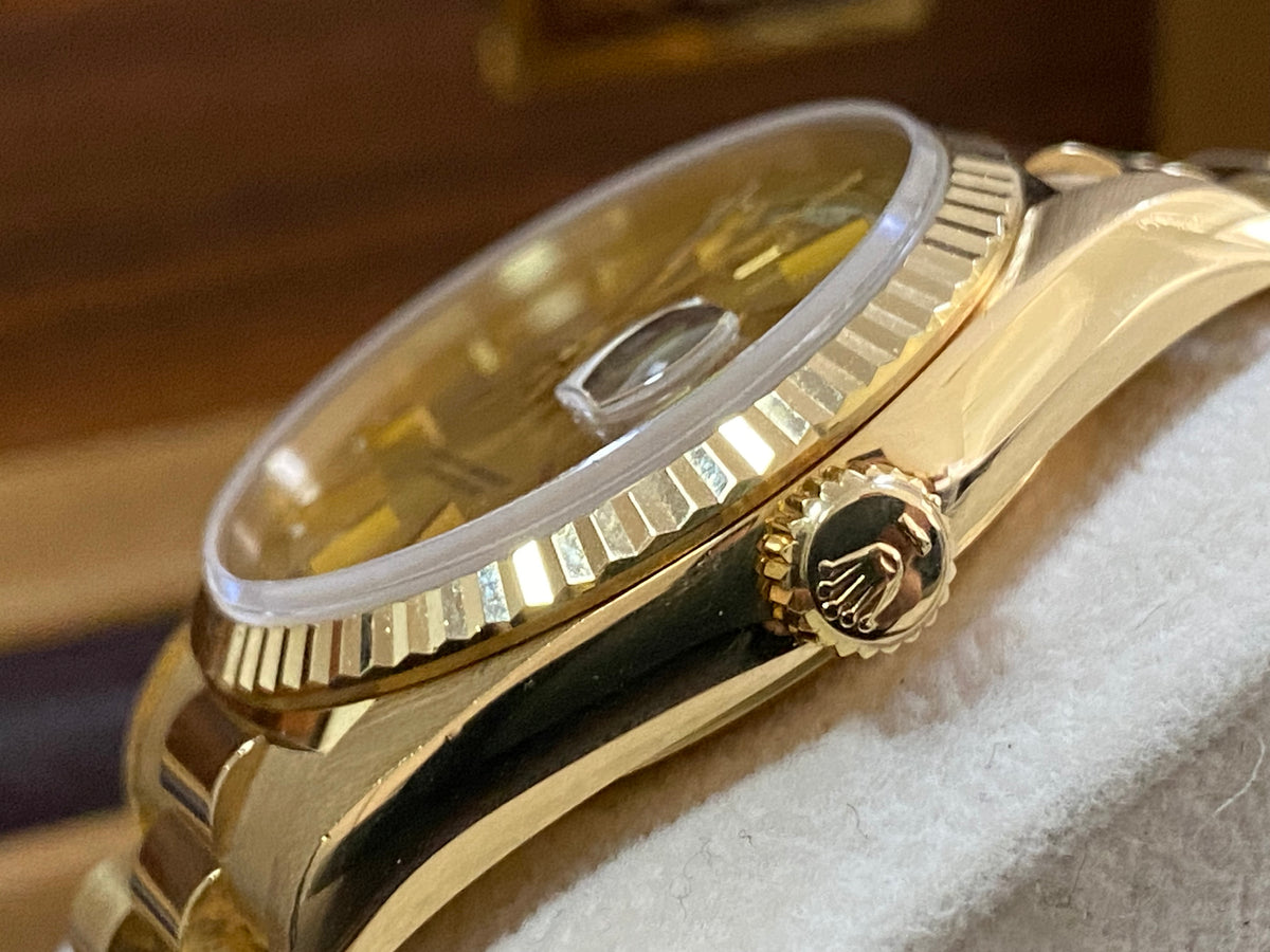 Rolex Yellow Gold Day-Date 36 - E serial - Fluted Bezel - Champagne Index Dial - President Bracelet - 18238 UNPOLISHED