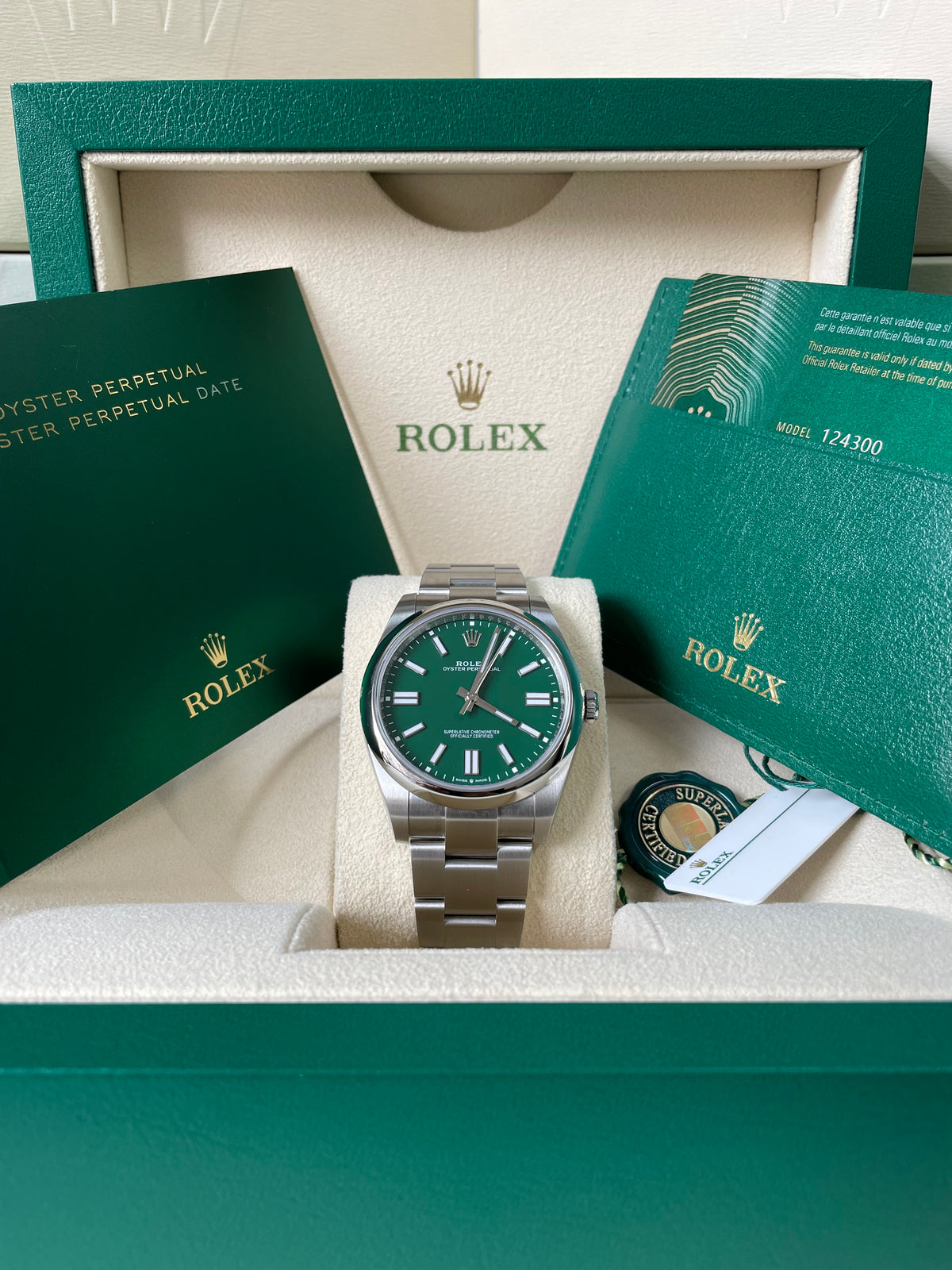 Rolex Oyster Perpetual 41 - 2023 - Domed Bezel - Green Index Dial - Oyster Bracelet - 124300