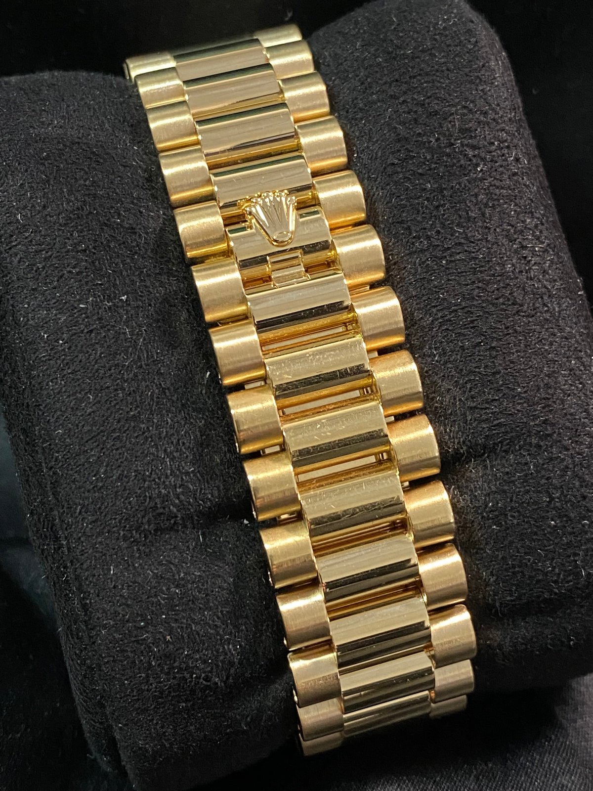 Rolex Yellow Gold Day-Date 40 - 2020 - Fluted Bezel - Champagne Baguette Dial - President Bracelet - 228238 *FULL SET*