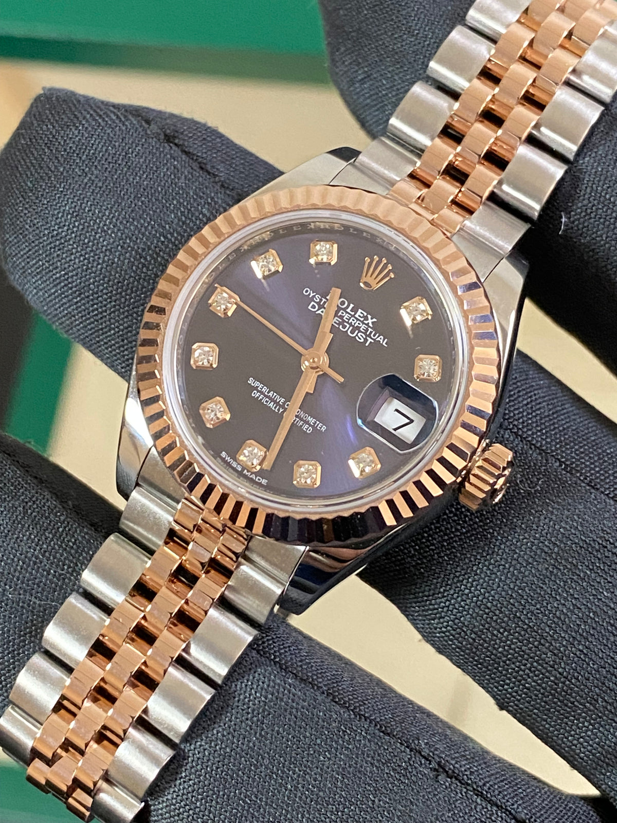 Rolex Steel and Everose Gold Lady-Datejust 28 - 2018 - Fluted Bezel - Aubergine Diamond Dial - Jubilee Bracelet - 279171