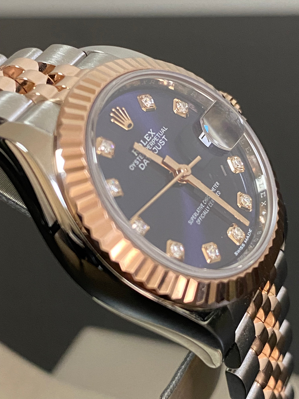 Rolex Steel and Everose Gold Lady-Datejust 28 - 2018 - Fluted Bezel - Aubergine Diamond Dial - Jubilee Bracelet - 279171