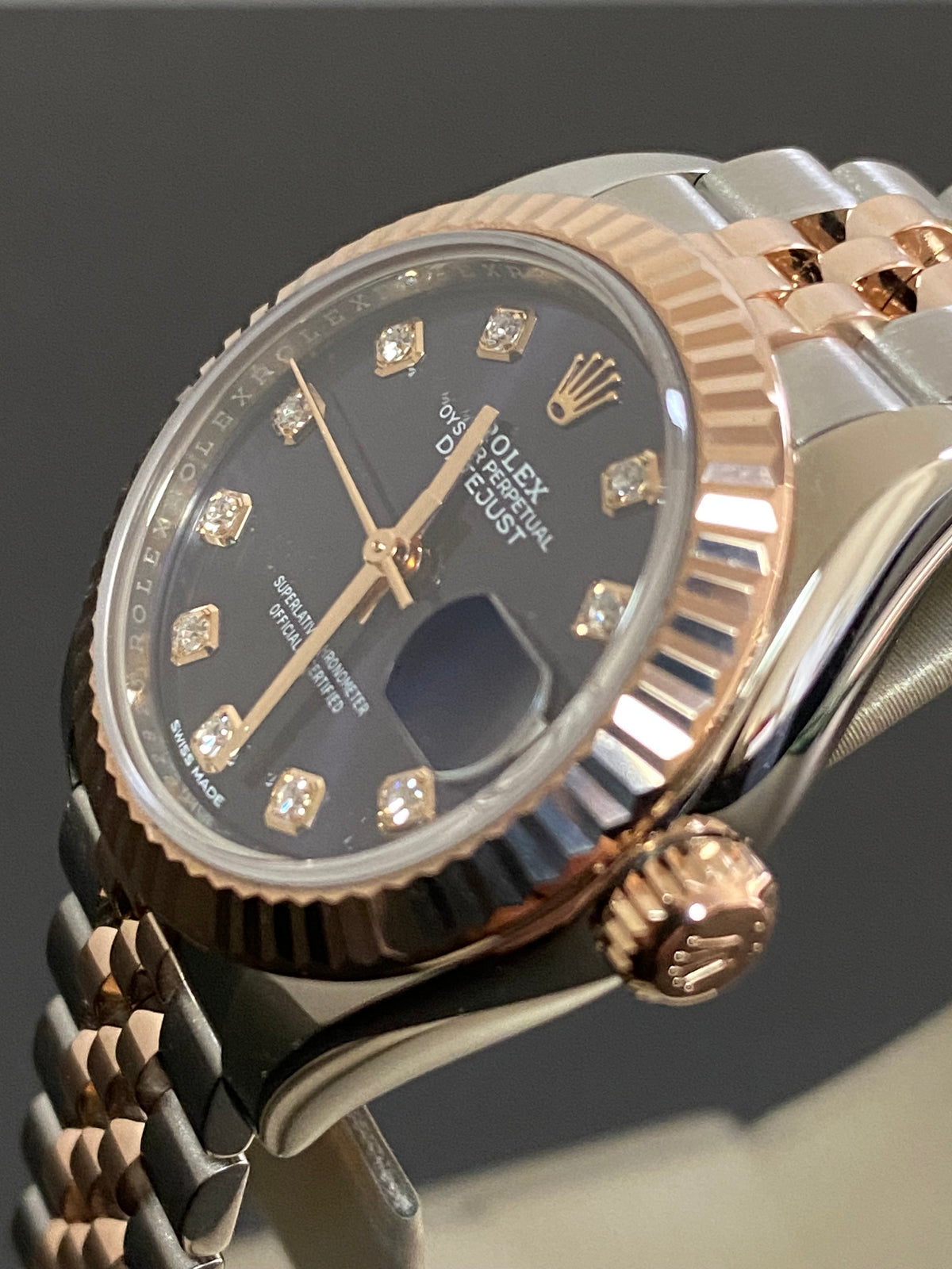 Rolex Steel and Everose Gold Lady-Datejust 28 - 2018 - Fluted Bezel - Aubergine Diamond Dial - Jubilee Bracelet - 279171