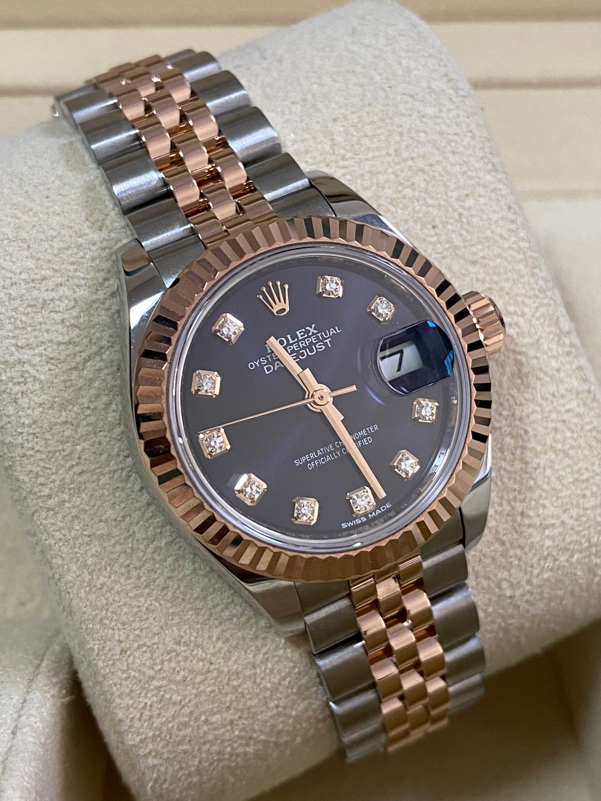 Rolex Steel and Everose Gold Lady-Datejust 28 - 2018 - Fluted Bezel - Aubergine Diamond Dial - Jubilee Bracelet - 279171