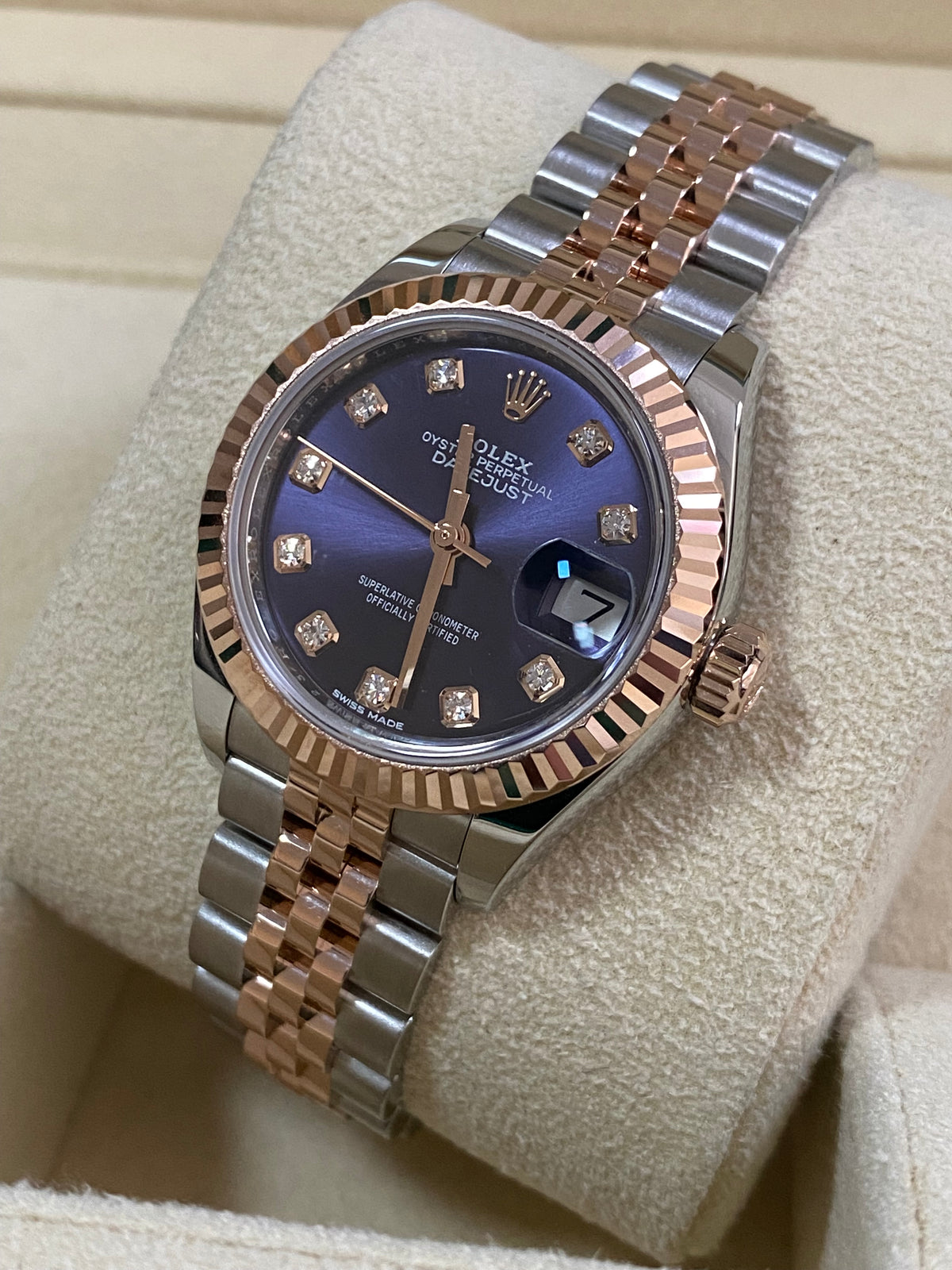 Rolex Steel and Everose Gold Lady-Datejust 28 - 2018 - Fluted Bezel - Aubergine Diamond Dial - Jubilee Bracelet - 279171