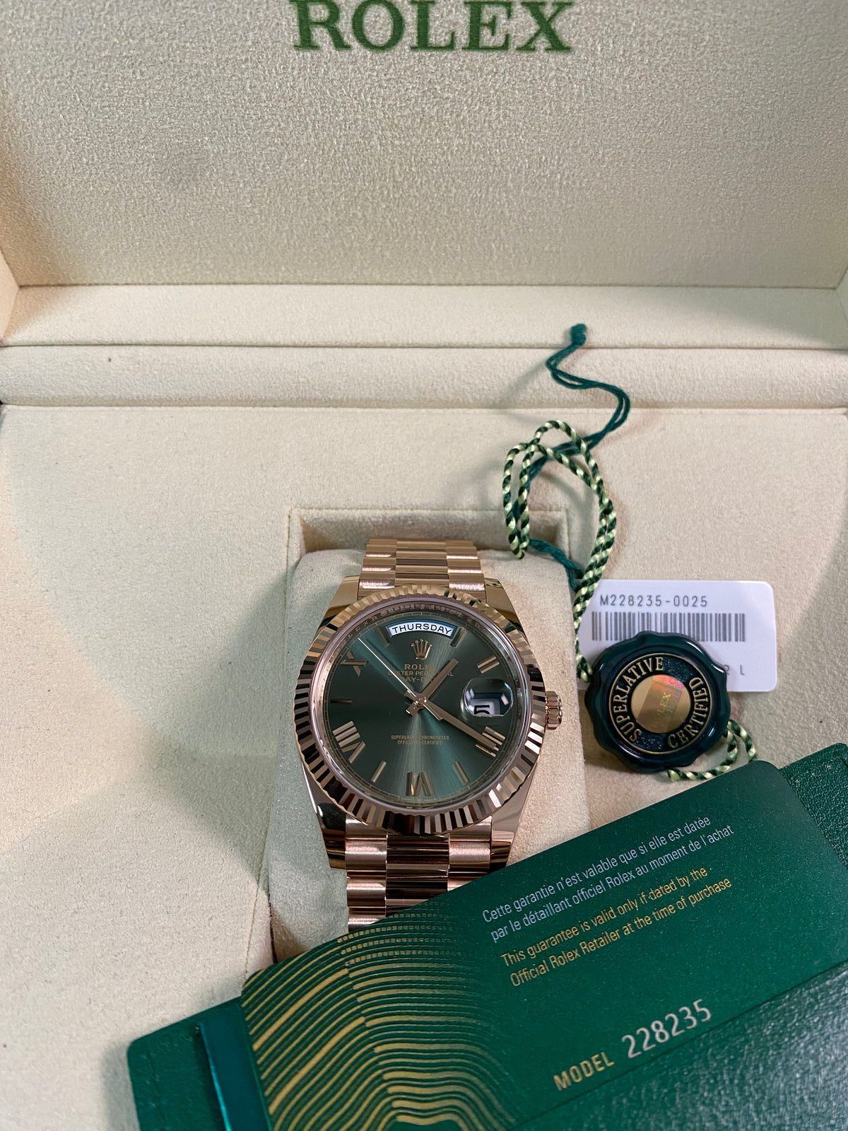 Rolex Everose Gold Day-Date 40 - 2024 - Fluted Bezel - Olive Green Roman Dial - President Bracelet - 228235 *FULL SET*