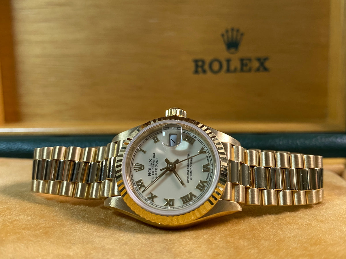 Rolex Yellow Gold Lady-Datejust - E serial - Fluted Bezel - Cream/White Dial - President Bracelet - 69178 *FULL SET*