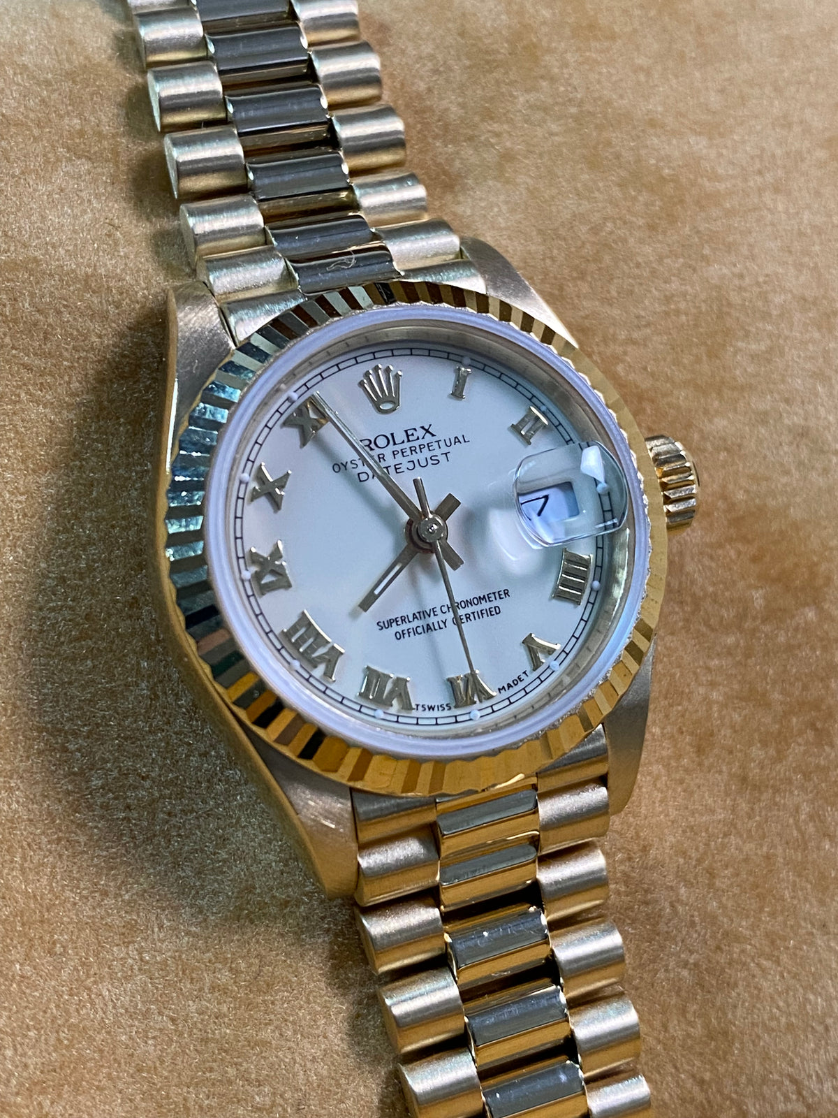 Rolex Yellow Gold Lady-Datejust - E serial - Fluted Bezel - Cream/White Dial - President Bracelet - 69178 *FULL SET*