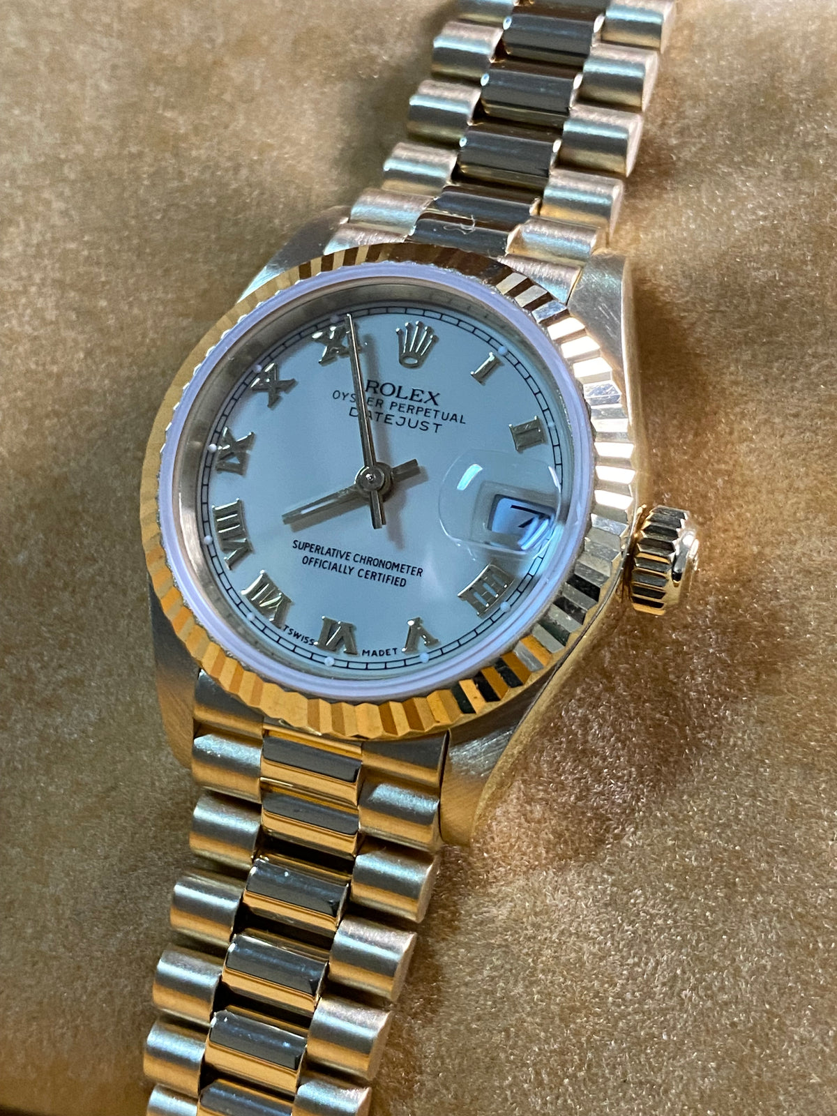 Rolex Yellow Gold Lady-Datejust - E serial - Fluted Bezel - Cream/White Dial - President Bracelet - 69178 *FULL SET*