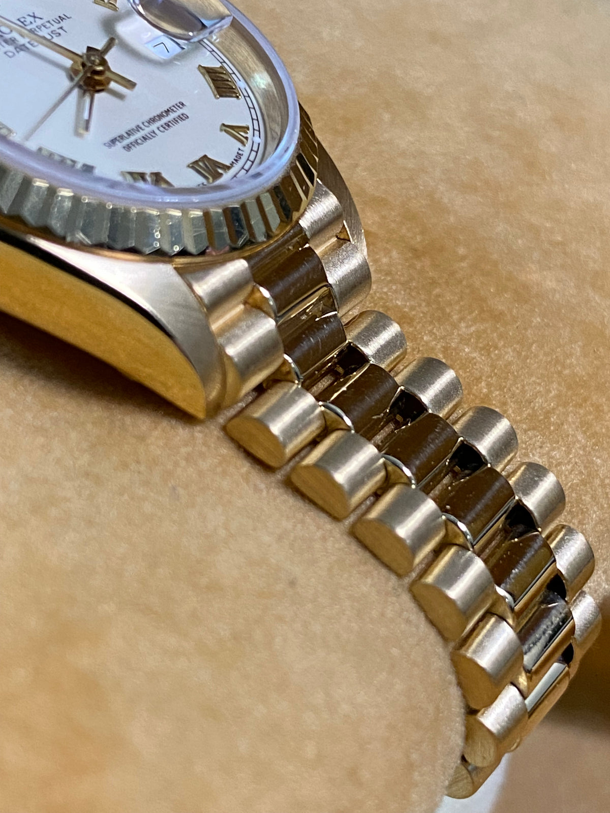 Rolex Yellow Gold Lady-Datejust - E serial - Fluted Bezel - Cream/White Dial - President Bracelet - 69178 *FULL SET*