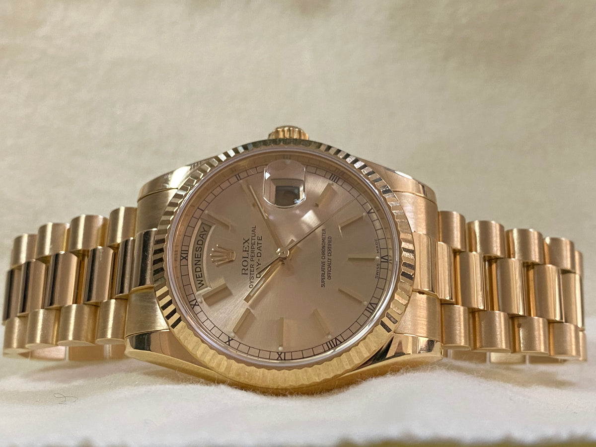 Rolex Yellow Gold Day-Date 36 - K serial - Fluted Bezel - Champagne Index Dial - President Bracelet - 118238 COMPLETE SET