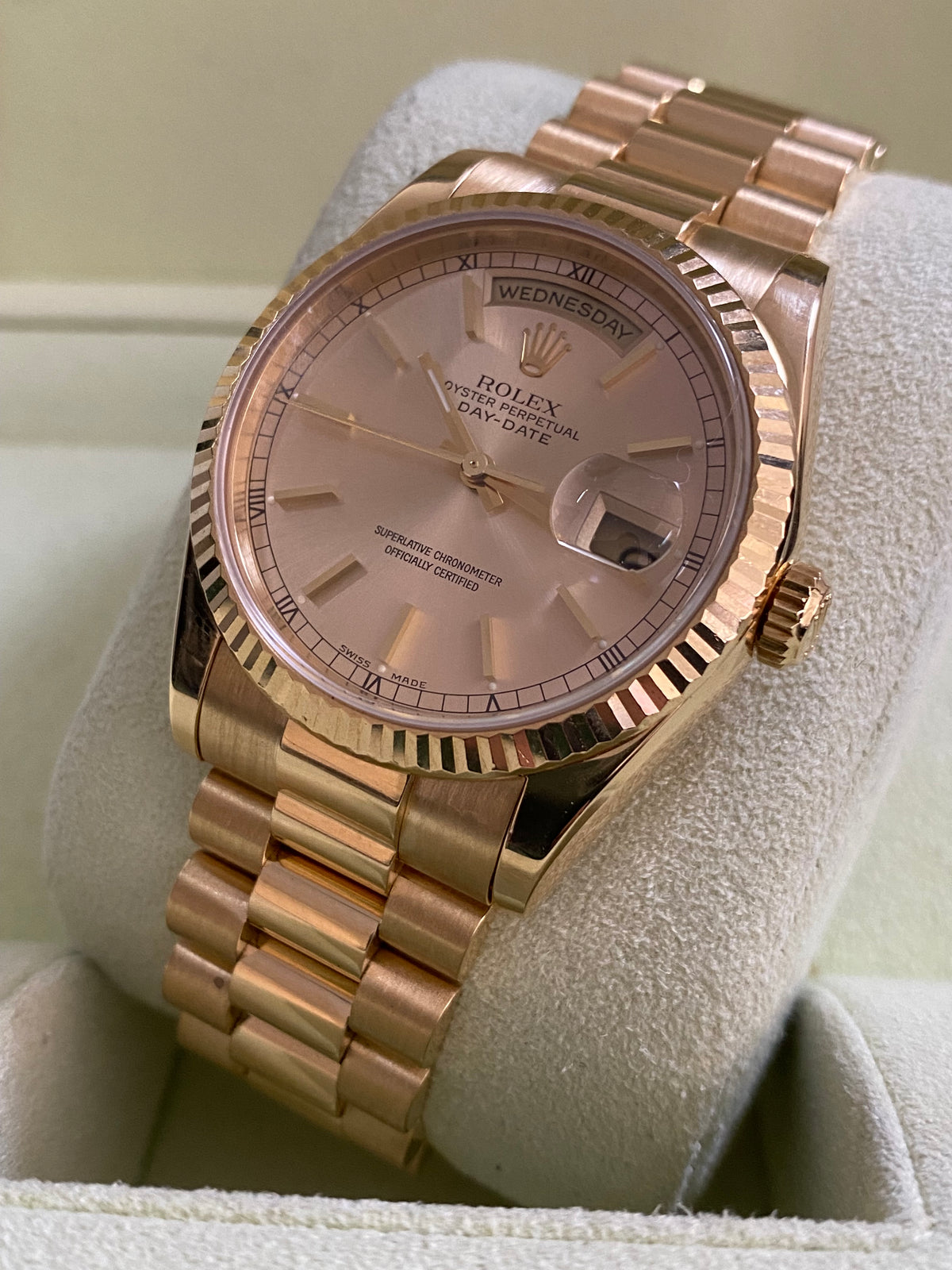 Rolex Yellow Gold Day-Date 36 - K serial - Fluted Bezel - Champagne Index Dial - President Bracelet - 118238 COMPLETE SET