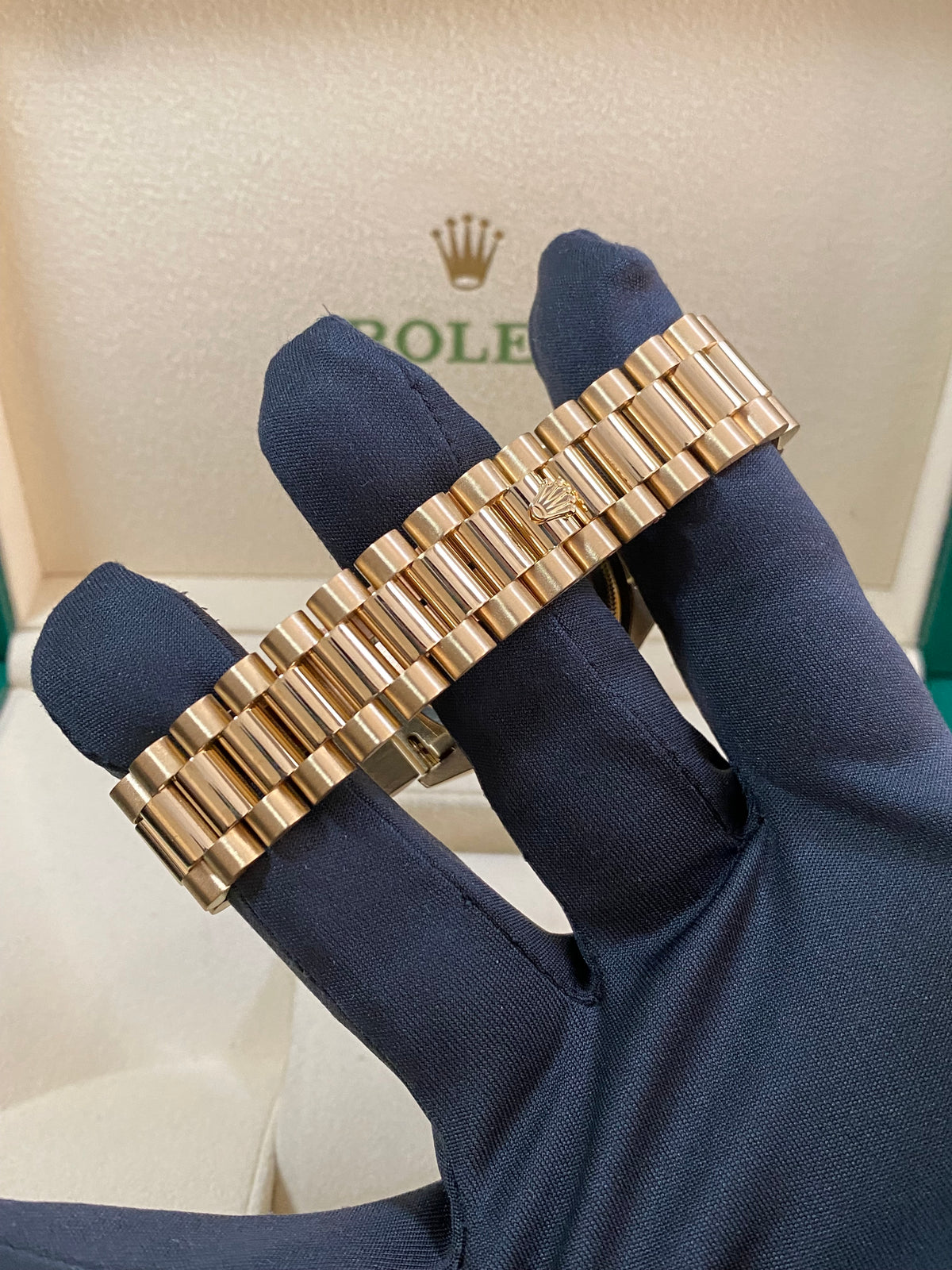 Rolex Yellow Gold Day-Date 36 Double-Quickset - T serial - Fluted Bezel - Champagne Index Dial - President Bracelet - 18238