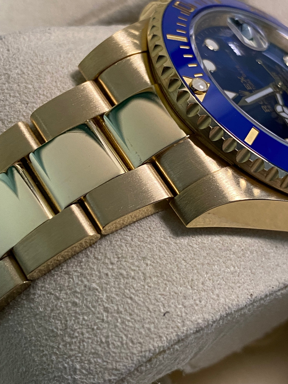 Rolex Yellow Gold Submariner Date - 2020 - Blue Bezel - Blue Dial - 116618LB *FULL SET*