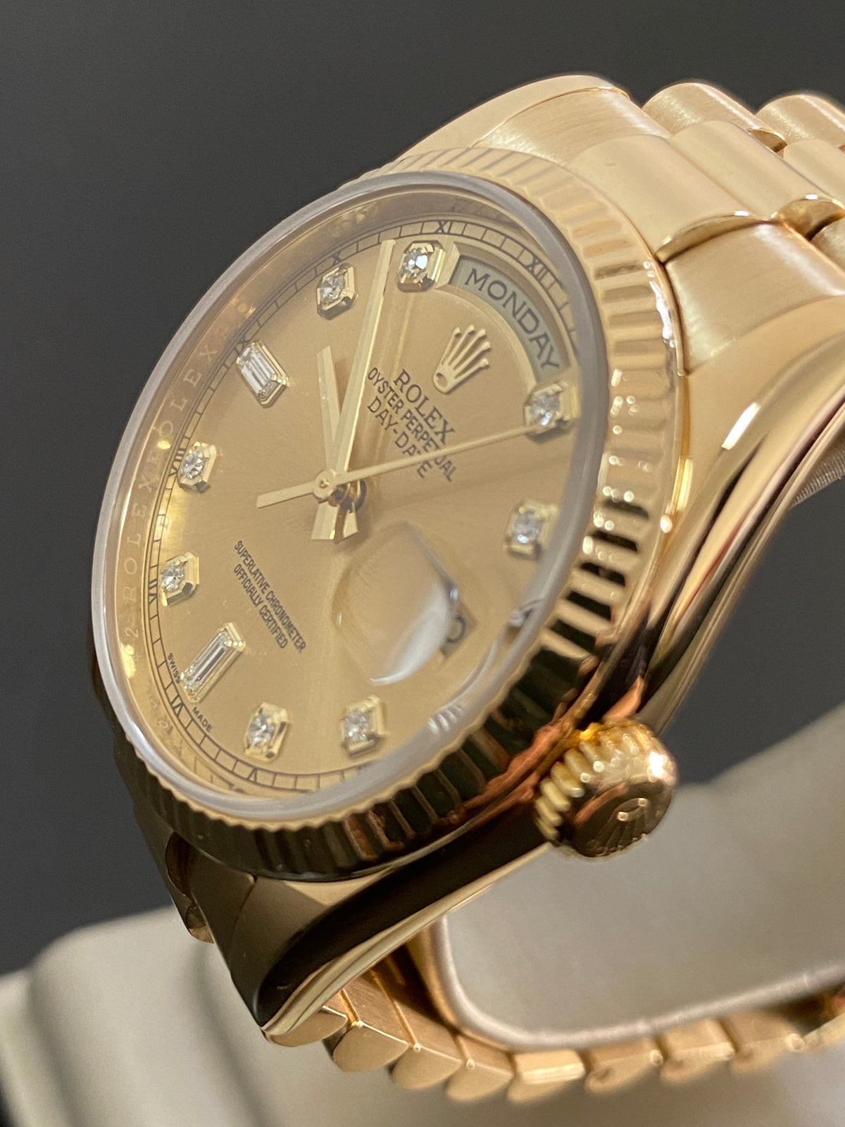 Rolex Yellow Gold Day-Date 36 - 2012 - Fluted Bezel - Factory Diamond Dial - President Bracelet - 118238