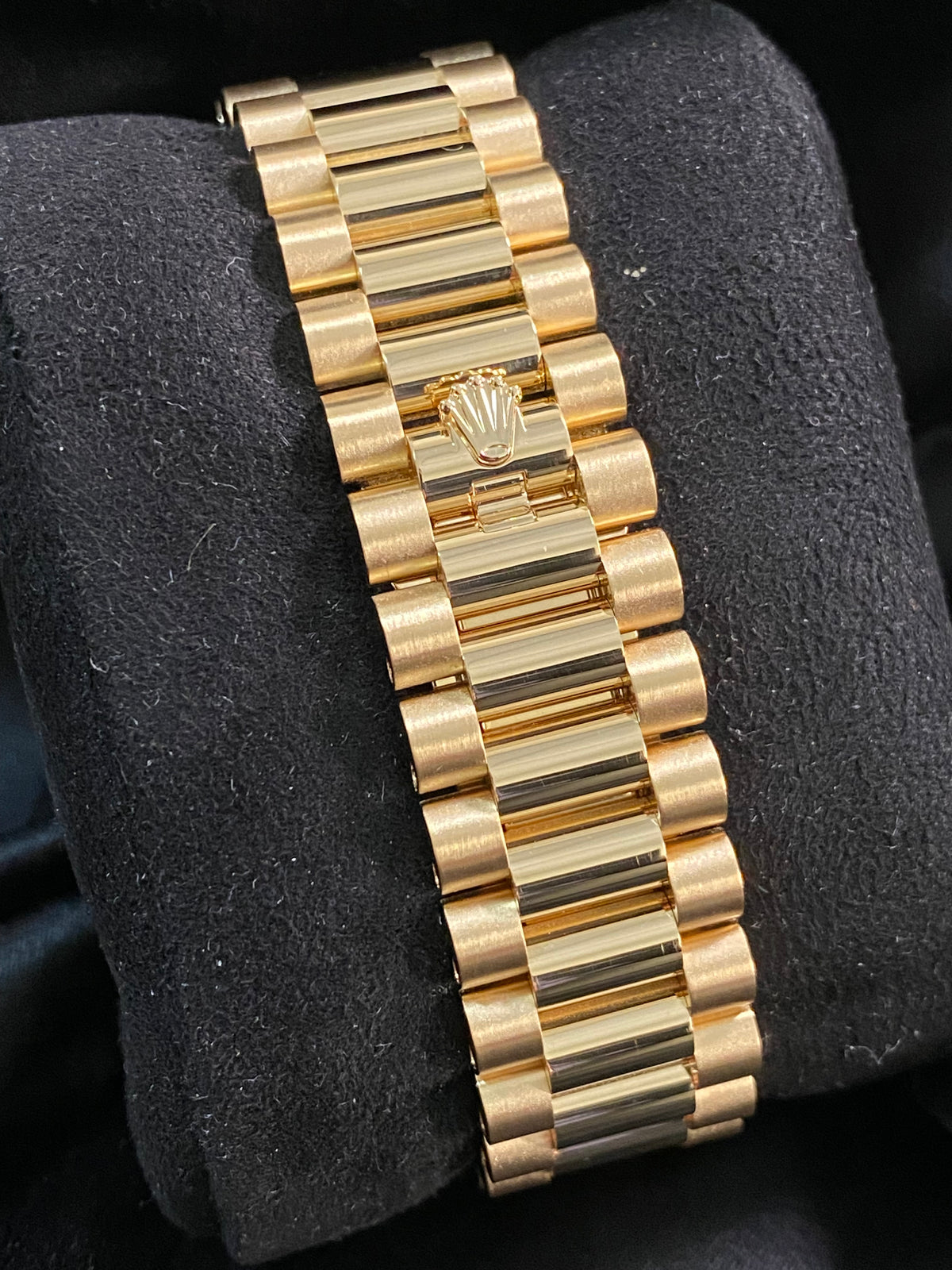 Rolex Yellow Gold Day-Date 40 - 2024 - Fluted Bezel - White Roman Dial - President Bracelet - 228238 *PARTIAL STICKERS*