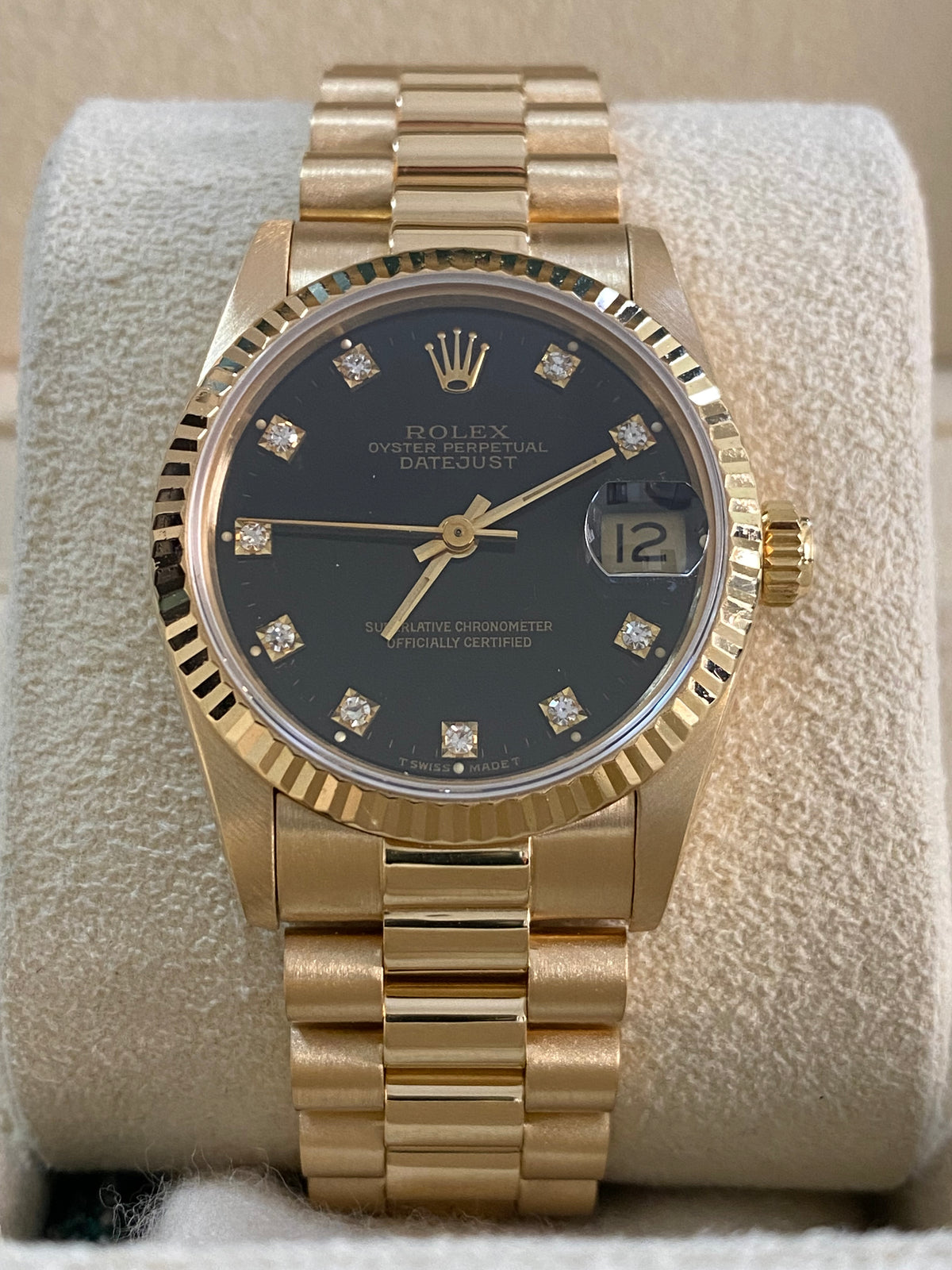 Rolex Yellow Gold Datejust 31 - L serial - Fluted Bezel - Black Diamond Dial - President Bracelet - 68278