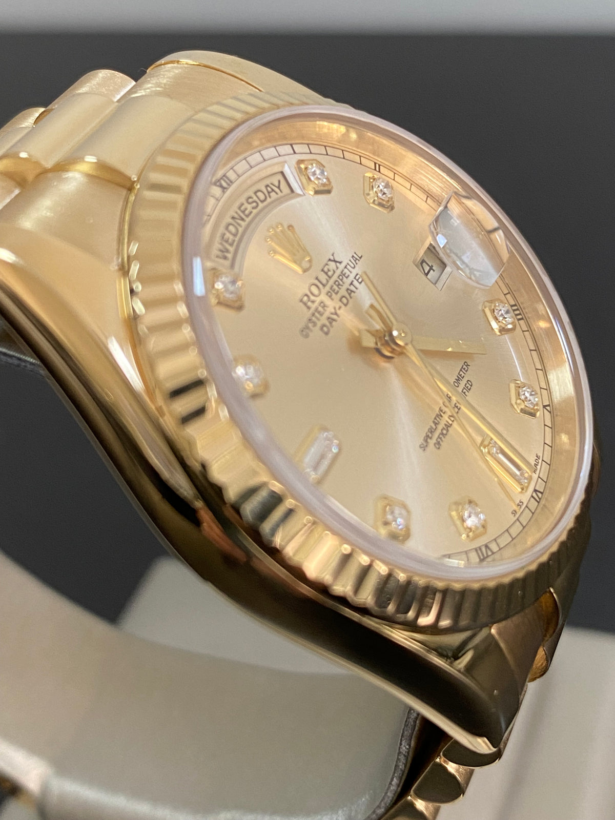 Rolex Yellow Gold Day-Date 36 - K serial - Fluted Bezel - Silver Diamond Dial - President Bracelet - 118238