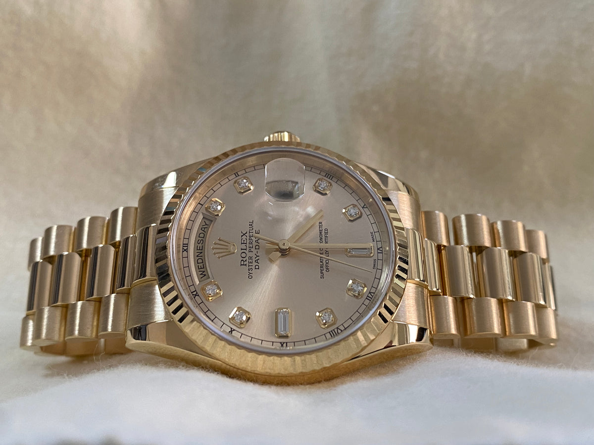 Rolex Yellow Gold Day-Date 36 - K serial - Fluted Bezel - Silver Diamond Dial - President Bracelet - 118238