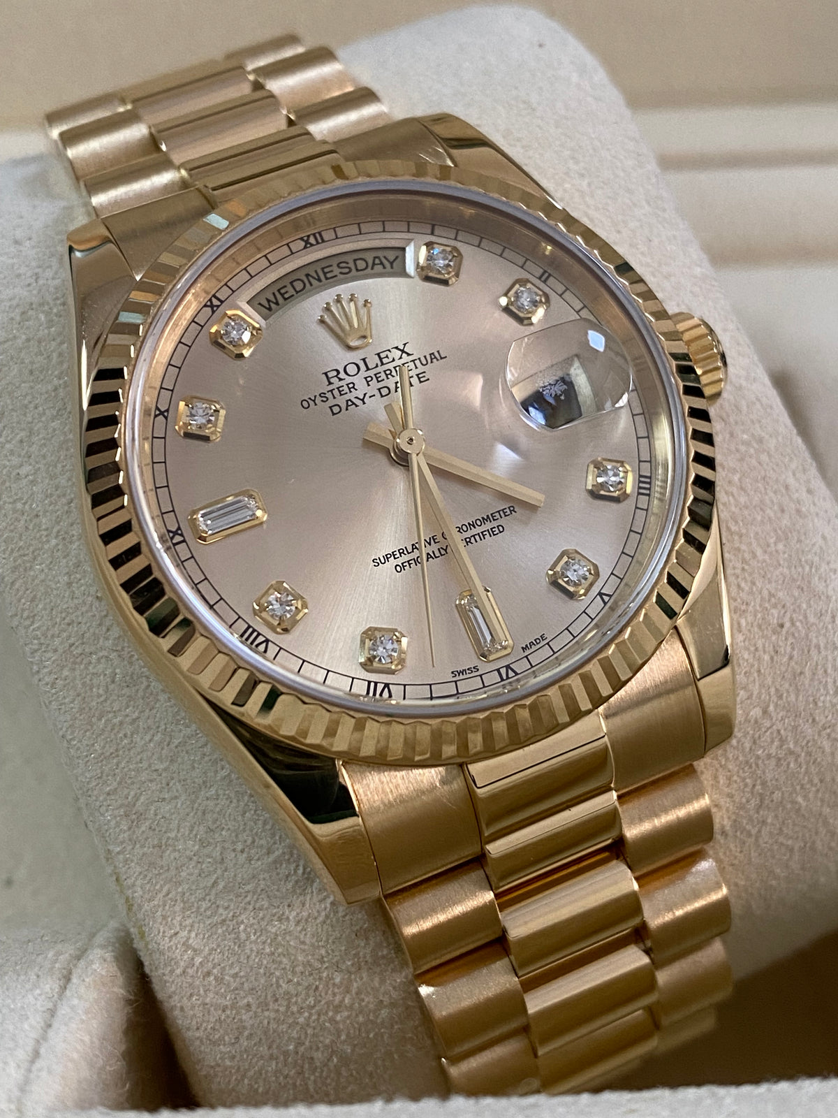 Rolex Yellow Gold Day-Date 36 - K serial - Fluted Bezel - Silver Diamond Dial - President Bracelet - 118238