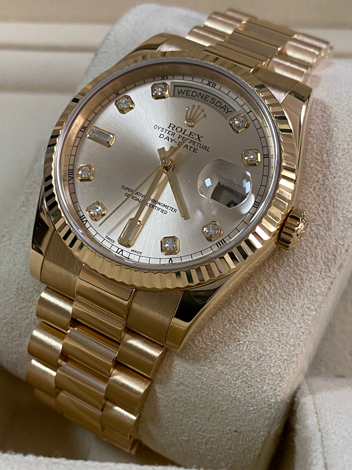 Rolex Yellow Gold Day-Date 36 - K serial - Fluted Bezel - Silver Diamond Dial - President Bracelet - 118238