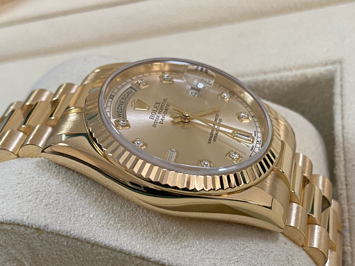 Rolex Yellow Gold Day-Date 36 - K serial - Fluted Bezel - Silver Diamond Dial - President Bracelet - 118238