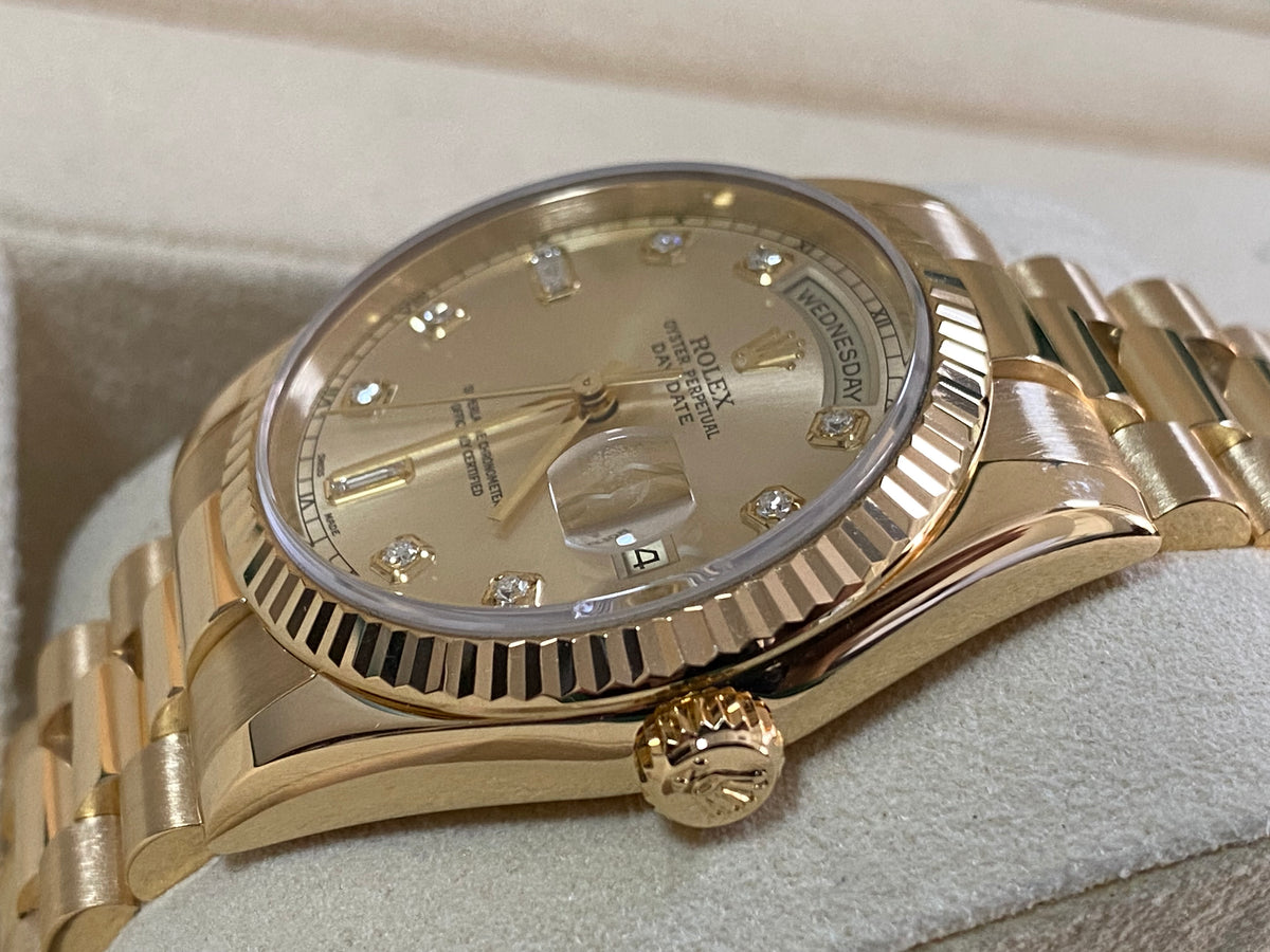 Rolex Yellow Gold Day-Date 36 - K serial - Fluted Bezel - Silver Diamond Dial - President Bracelet - 118238