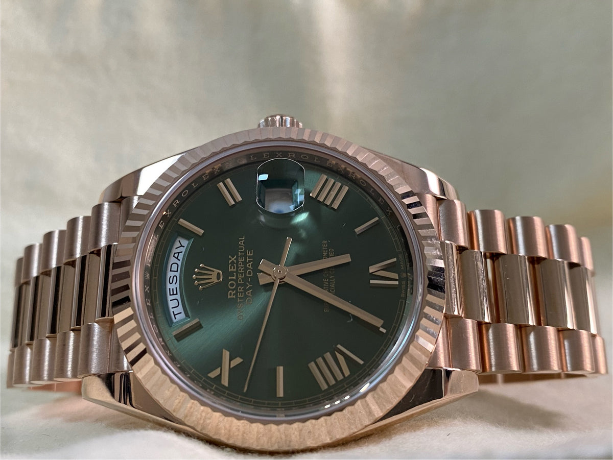 Rolex Everose Gold Day-Date 40 - 2019 - Fluted Bezel - Olive Green Roman Dial - President Bracelet - 228235 *FULL SET*