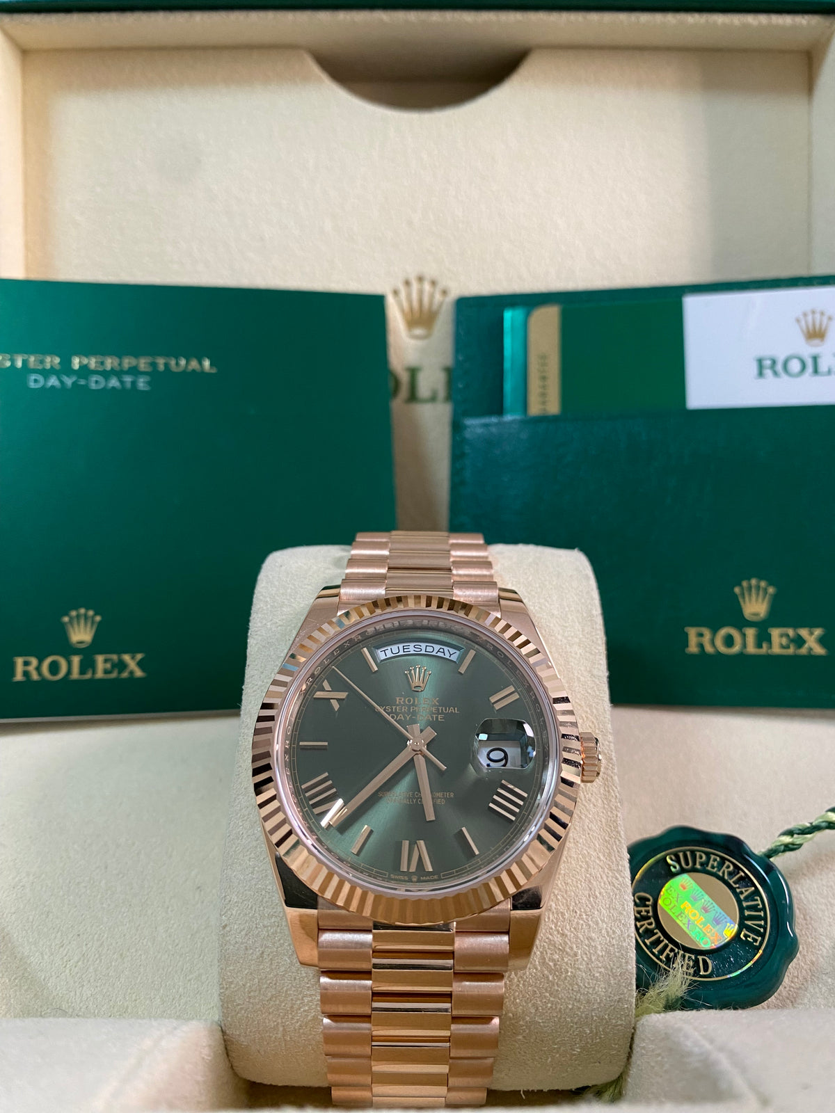 Rolex Everose Gold Day-Date 40 - 2019 - Fluted Bezel - Olive Green Roman Dial - President Bracelet - 228235 *FULL SET*