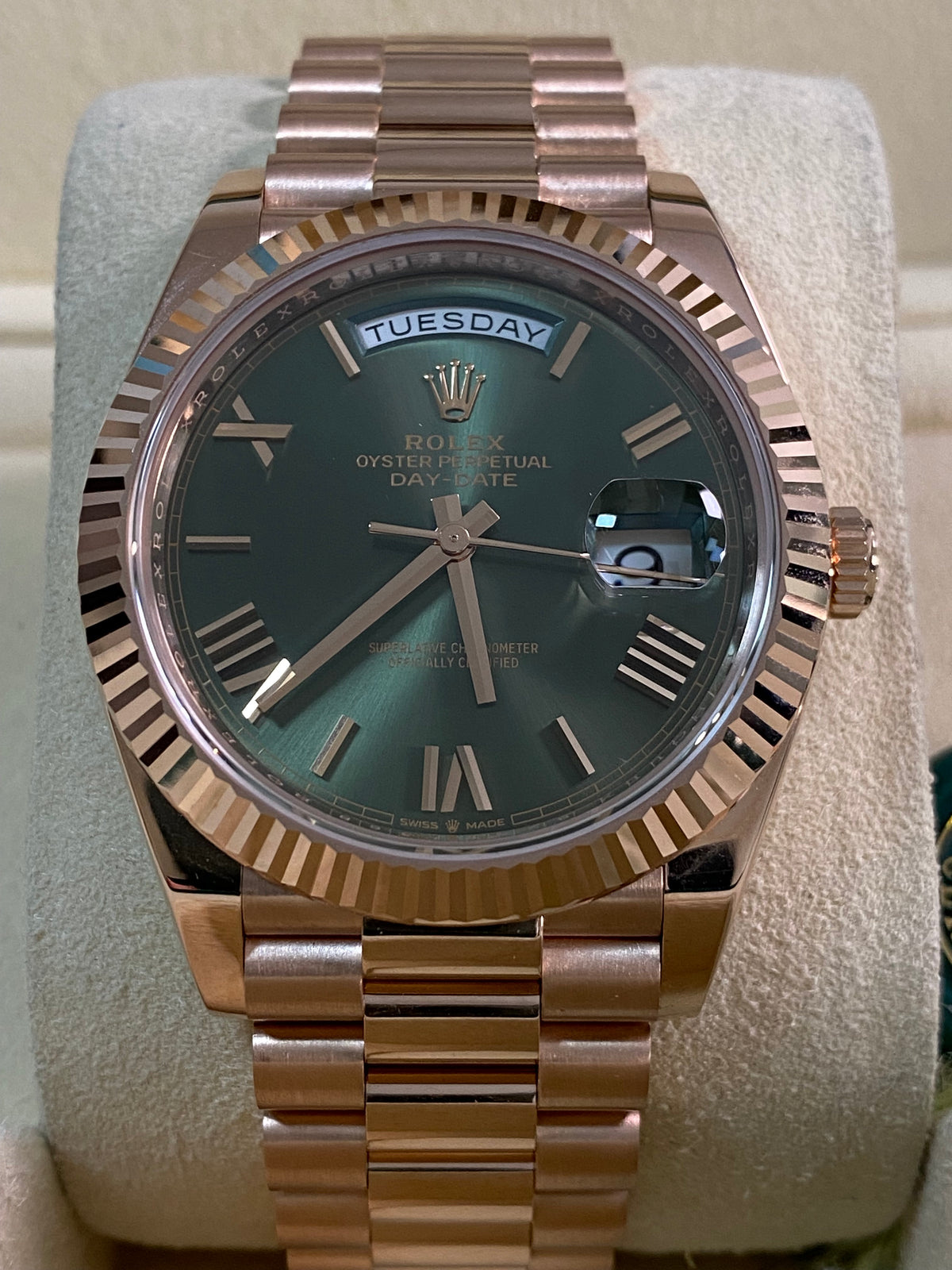 Rolex Everose Gold Day-Date 40 - 2019 - Fluted Bezel - Olive Green Roman Dial - President Bracelet - 228235 *FULL SET*