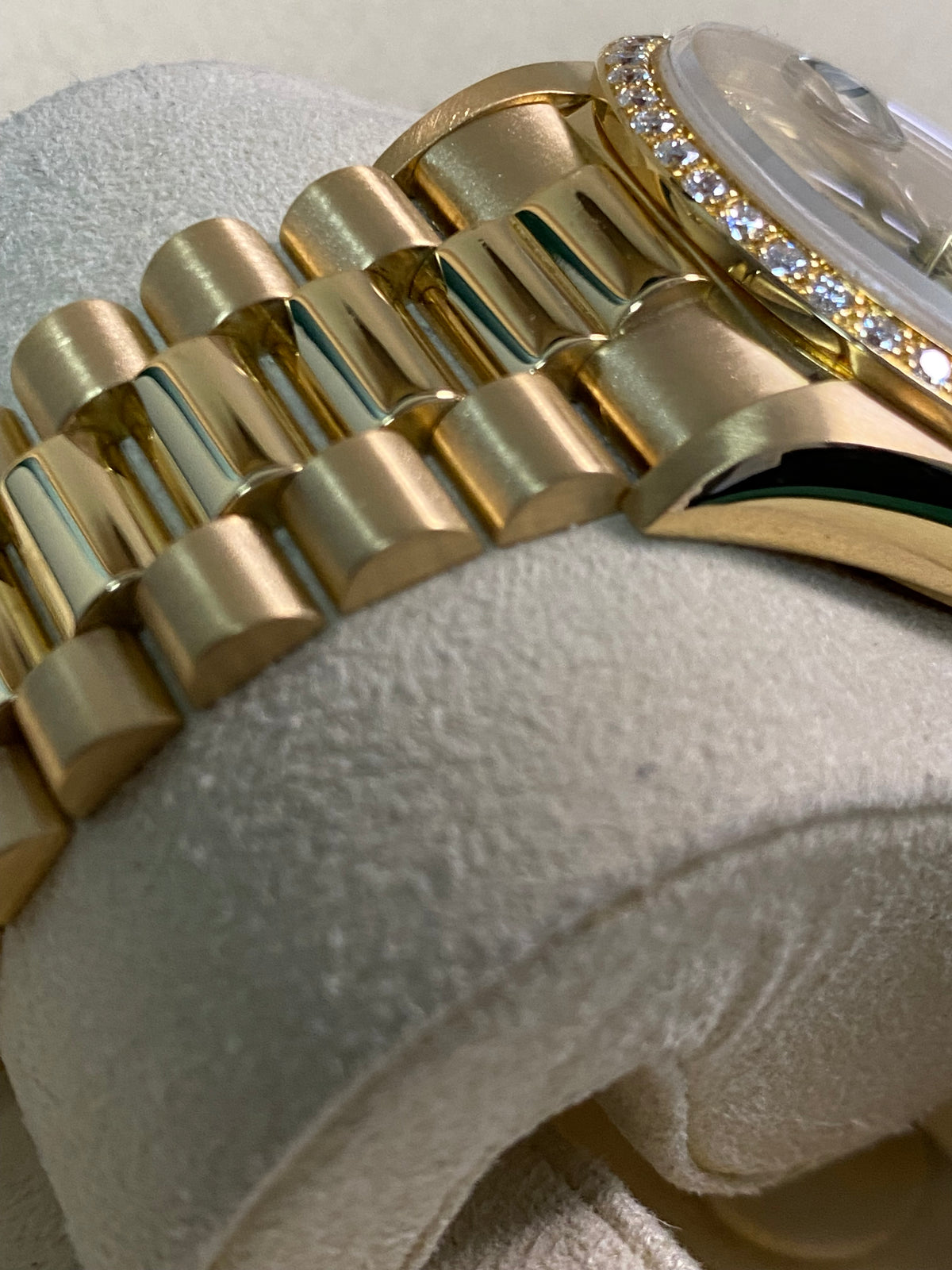 Rolex Yellow Gold Day-Date 36 - Diamond Bezel - Diamond Dial - President Bracelet - 18048