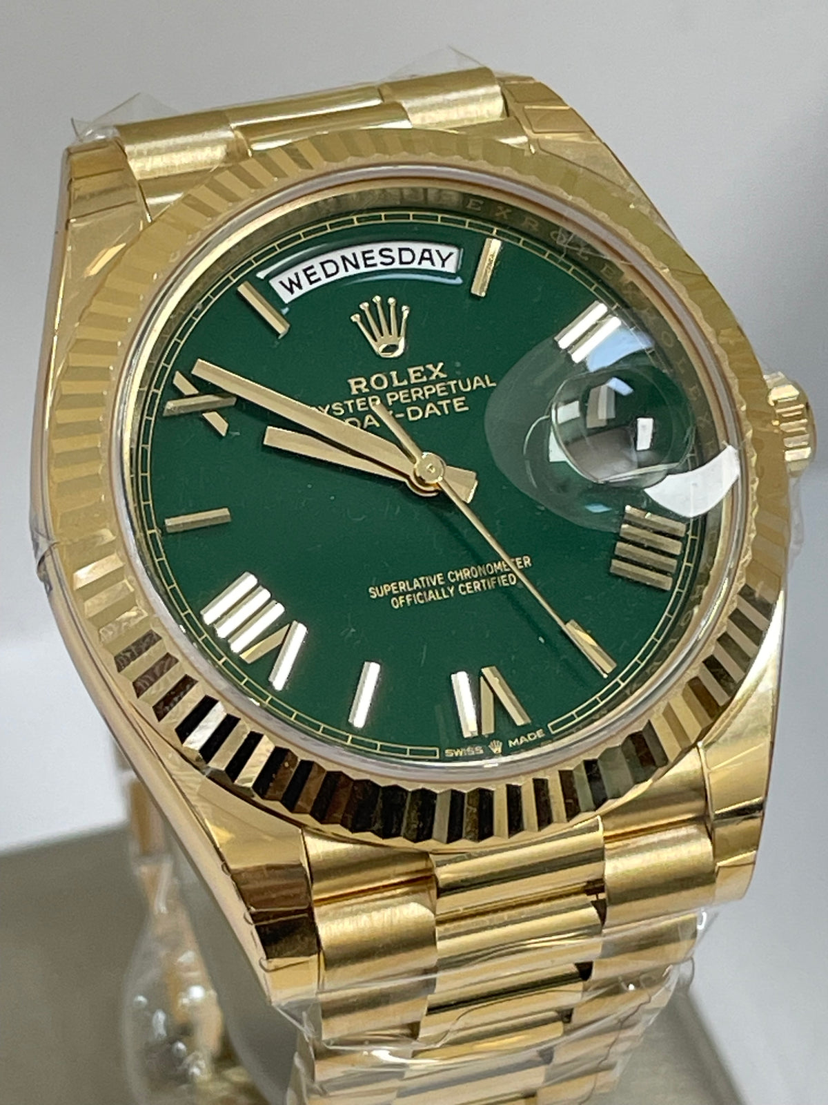 Rolex Yellow Gold Day-Date 40 - 2023 - Fluted Bezel - Green Roman Dial - President Bracelet - 228238